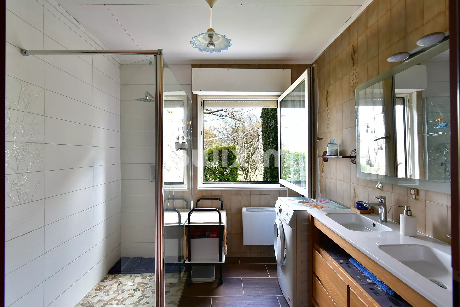 house 5 Rooms for sale on Chessenaz (74270)