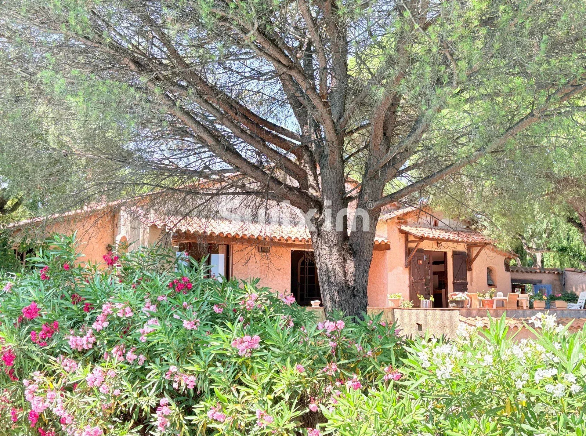 casa 6 Salas en venta en Saint-Tropez (83990)