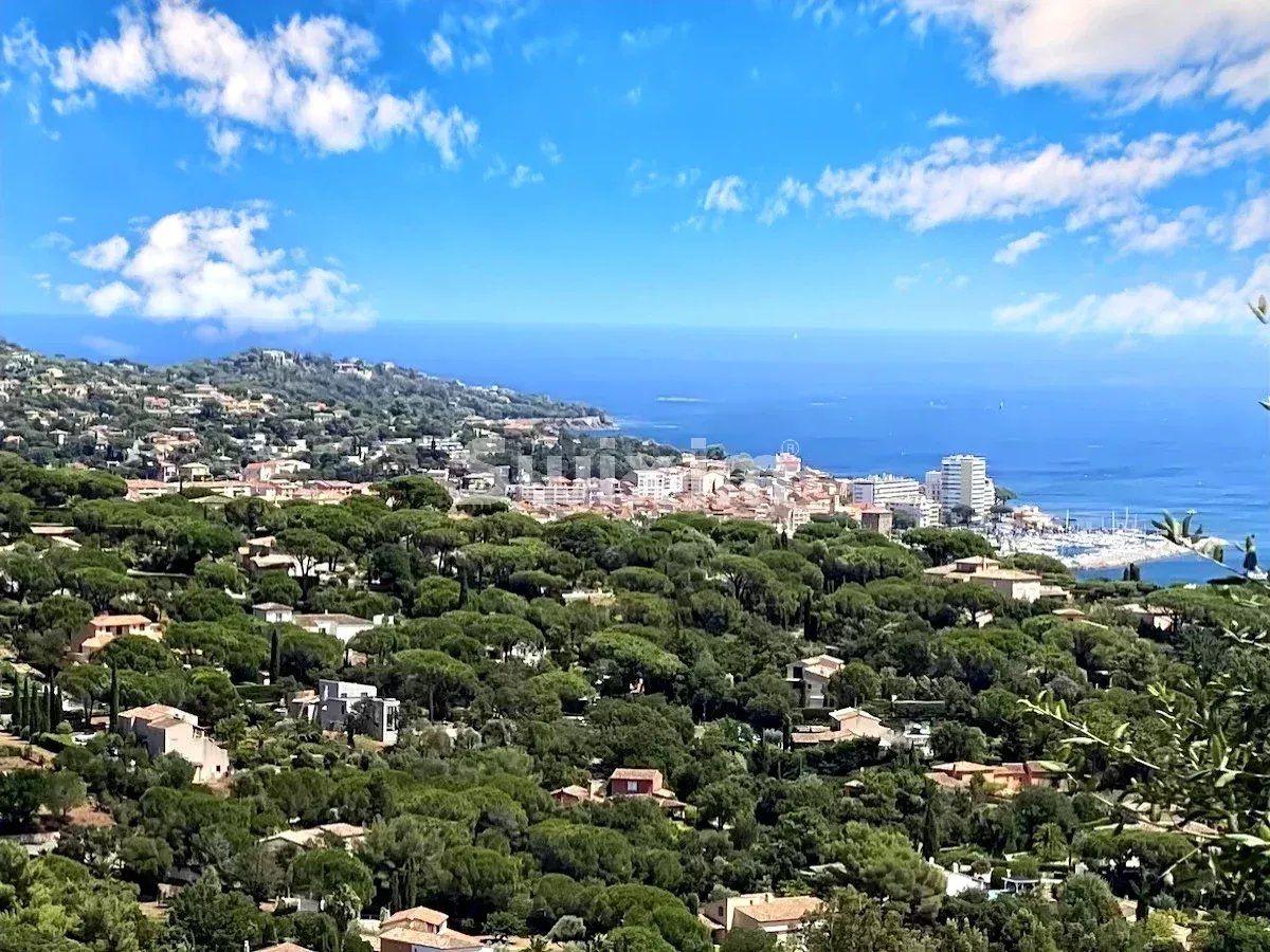 casa 4 Camere in vendita su Sainte-Maxime (83120)