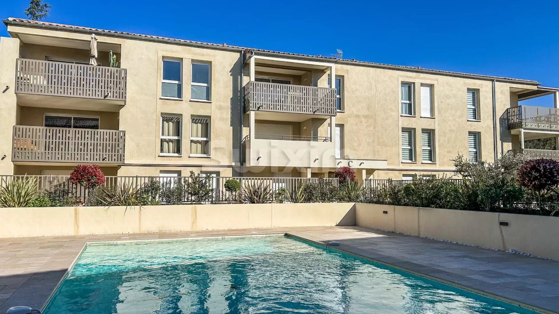 apartment 2 Rooms for sale on Uzès (30700)