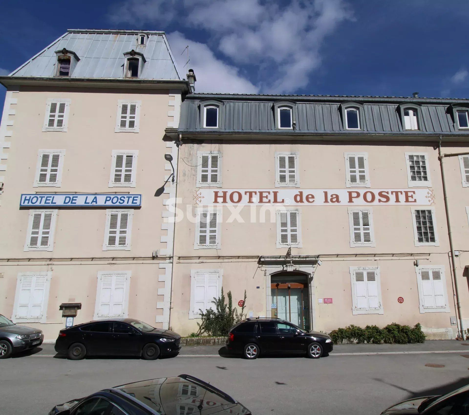 building 47 Rooms for sale on Hauts de Bienne (39400)