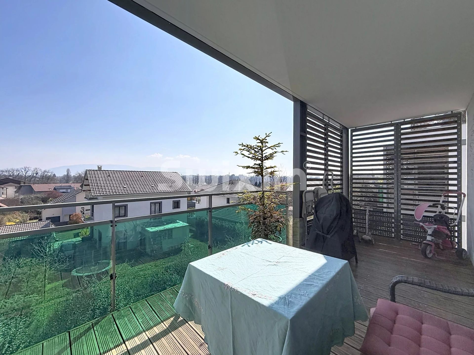 apartment 4 Rooms for sale on Prévessin-Moëns (01280)