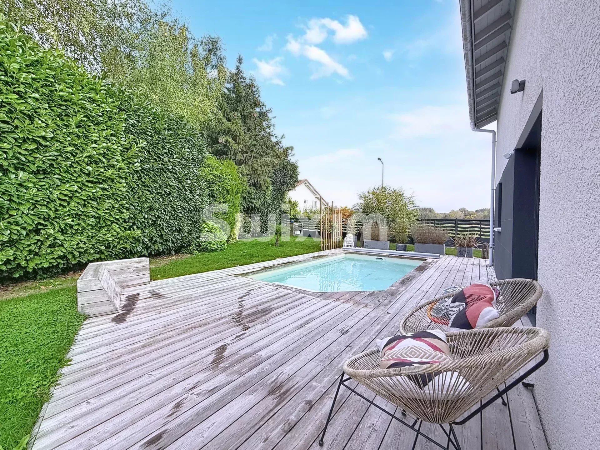 Sale House Saint-Genis-Pouilly 5&nbsp;Rooms 115&nbsp;m²