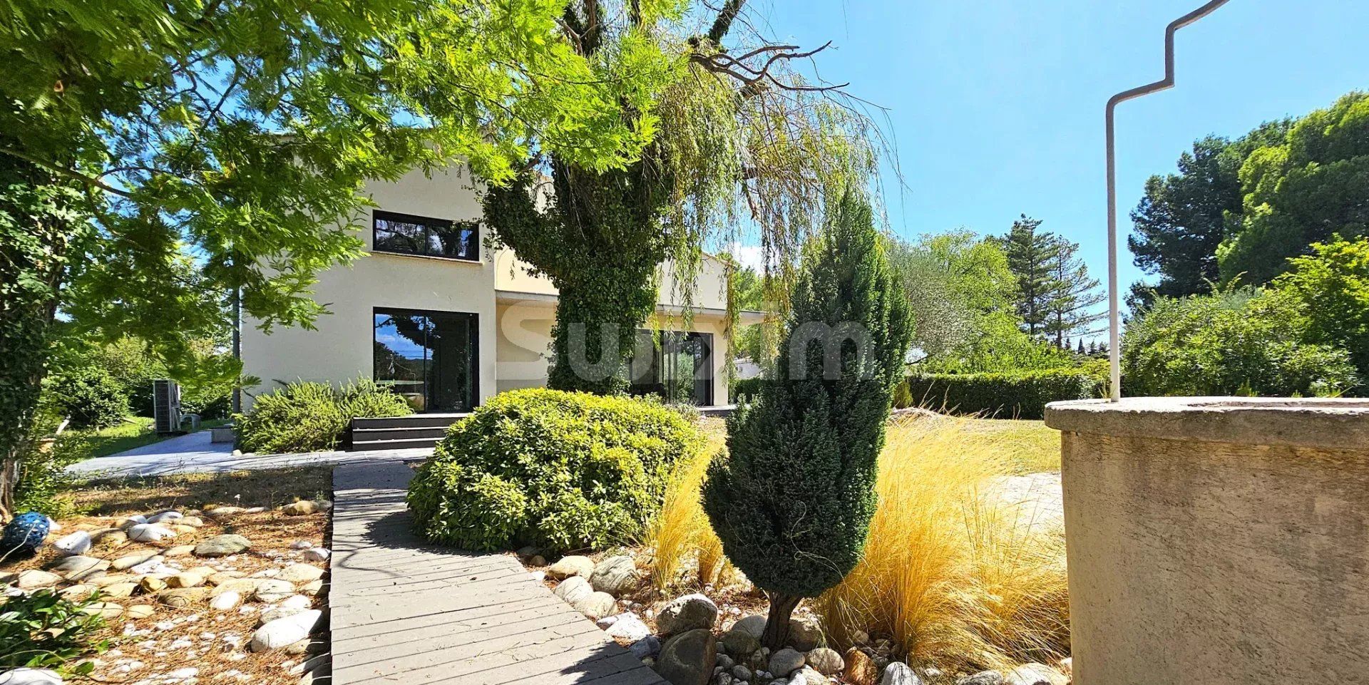 propiedad 16 Salas en venta en Rochefort-du-Gard (30650)