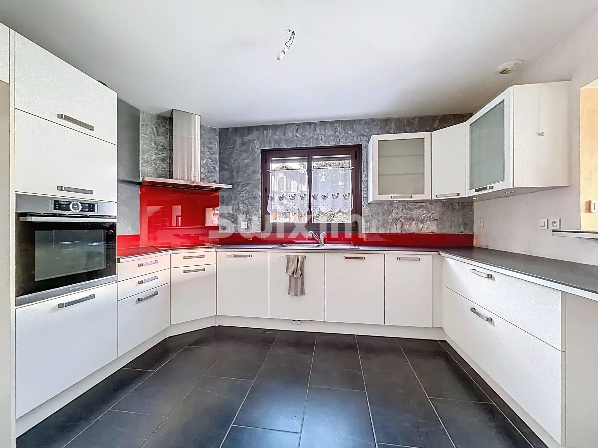 house 6 Rooms for sale on Ballaison (74140)