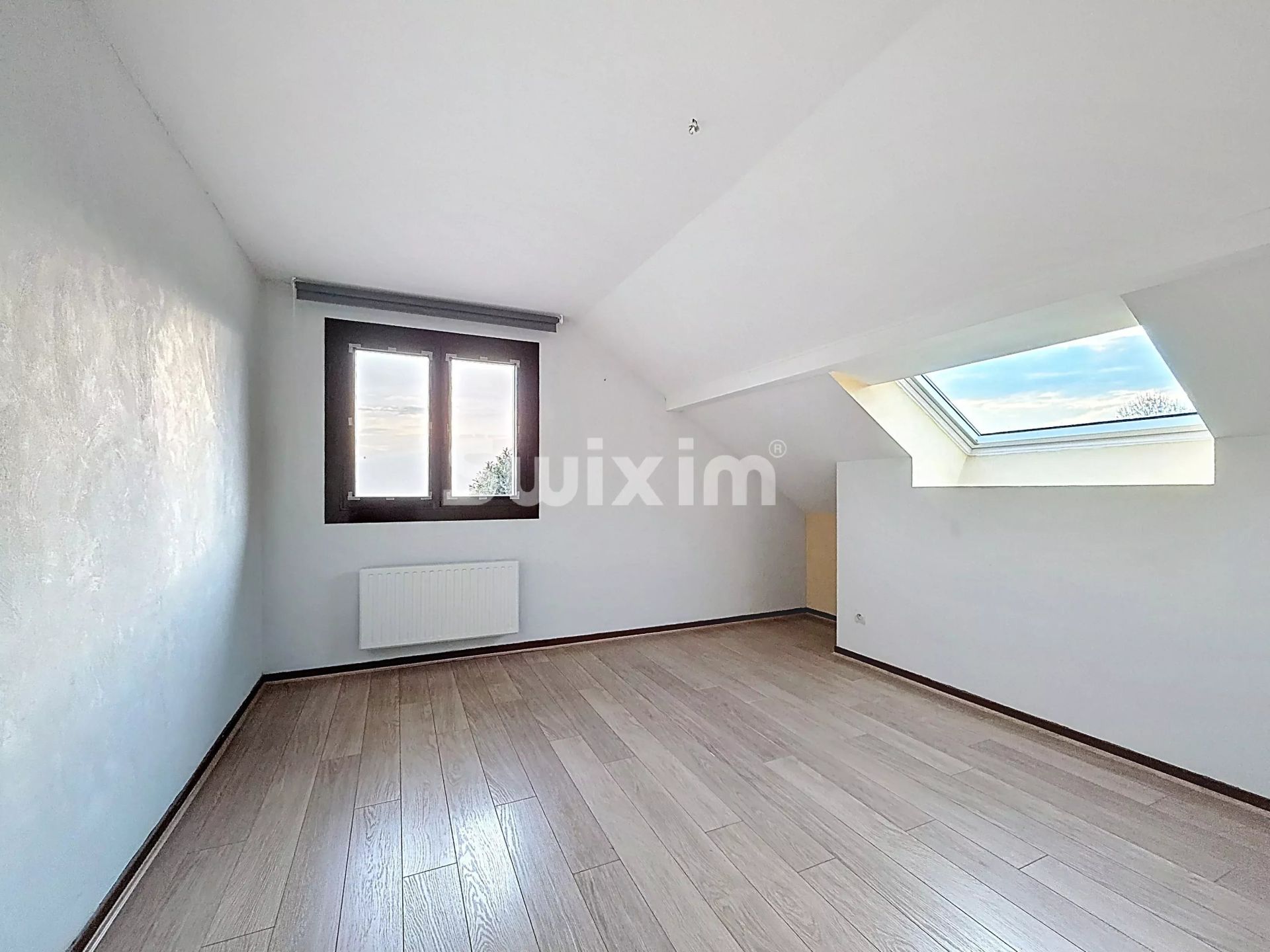 house 6 Rooms for sale on Ballaison (74140)