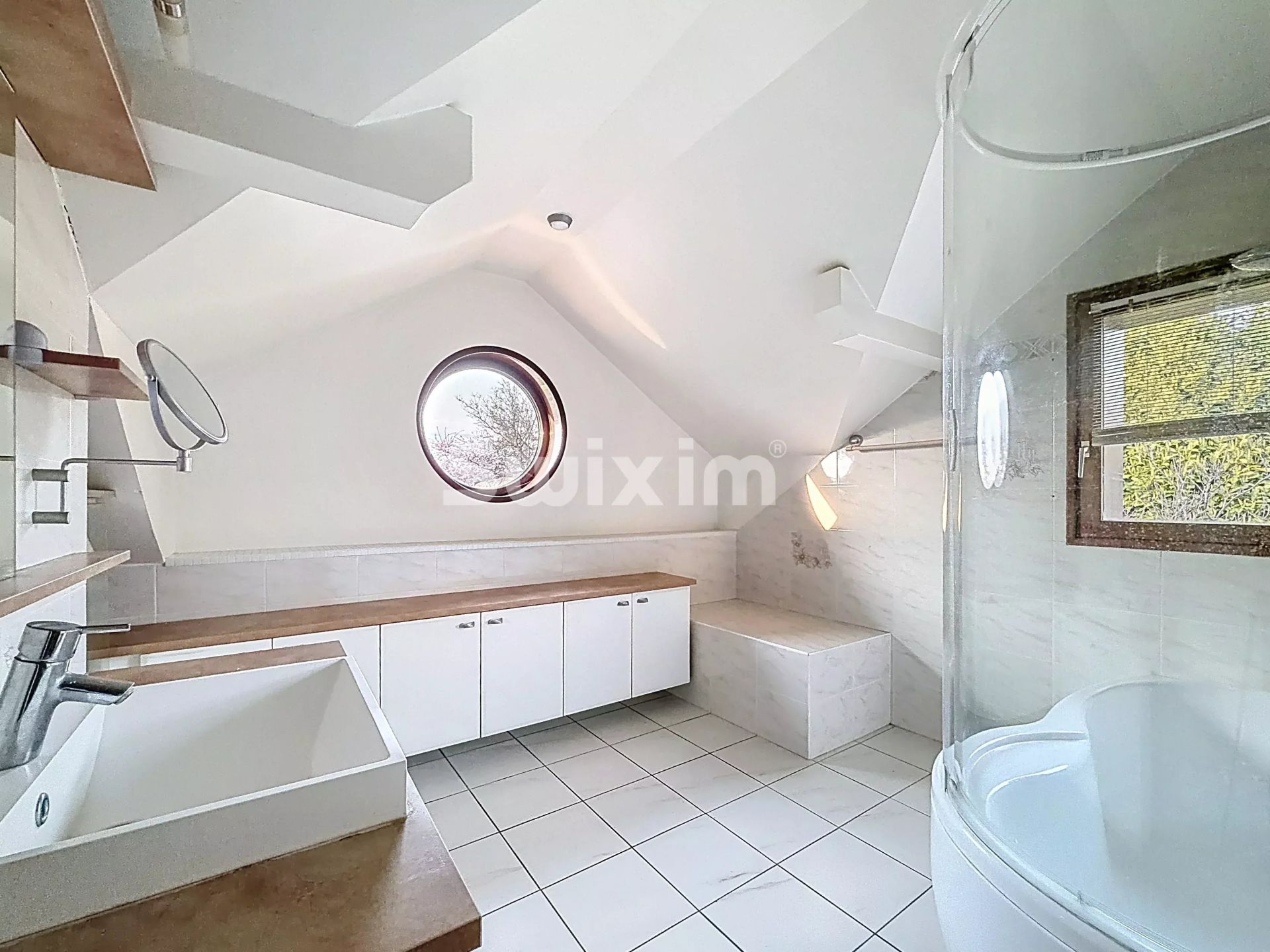 house 6 Rooms for sale on Ballaison (74140)