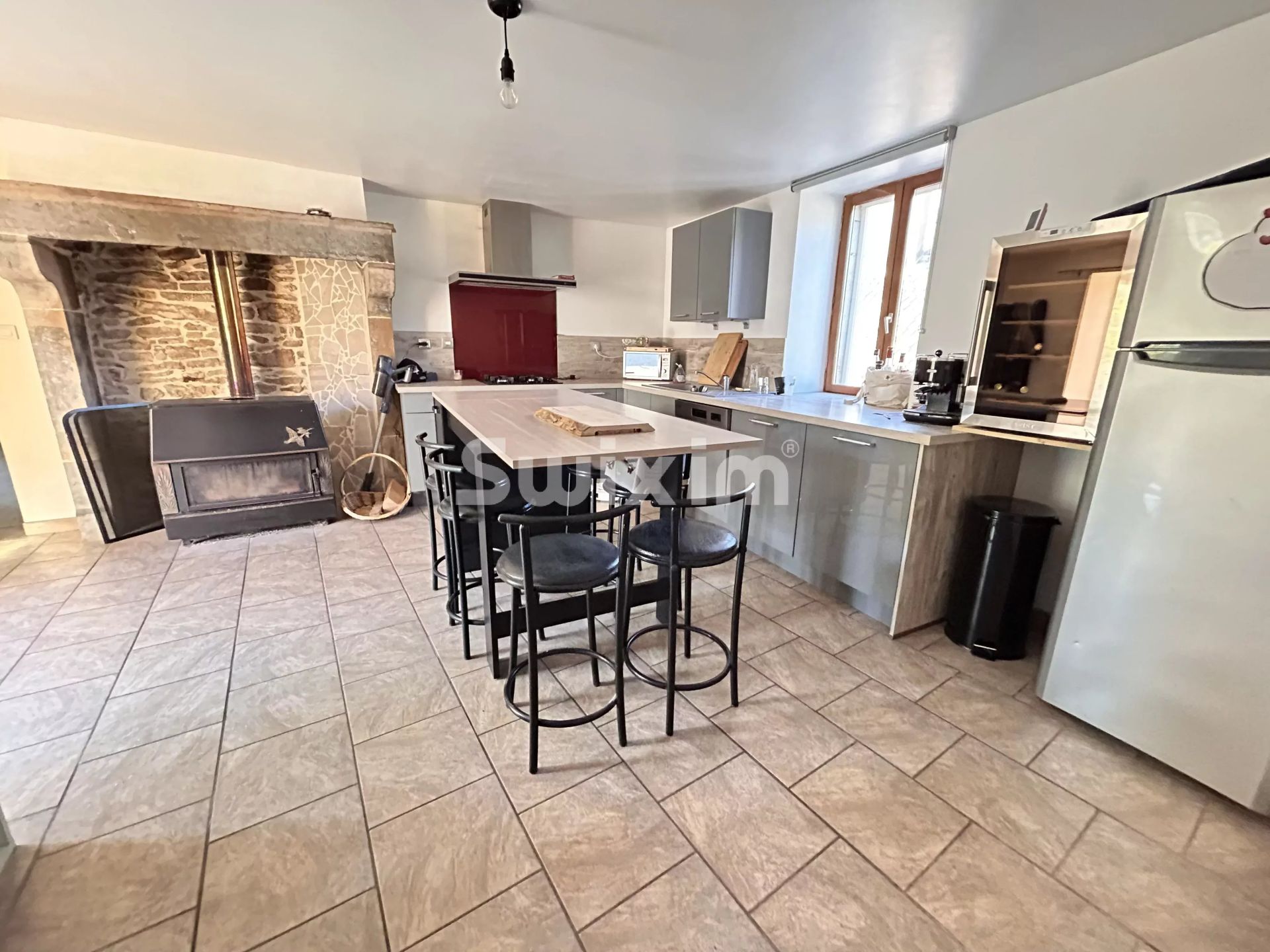 house 4 Rooms for sale on Rochefort-sur-Nenon (39700)