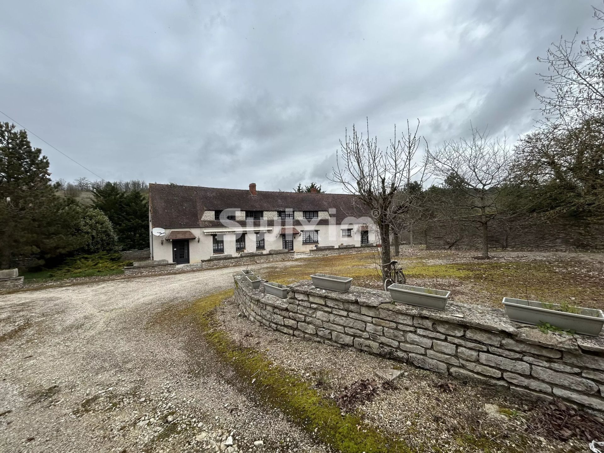 casa 9 Salas en venta en Joux-la-Ville (89440)