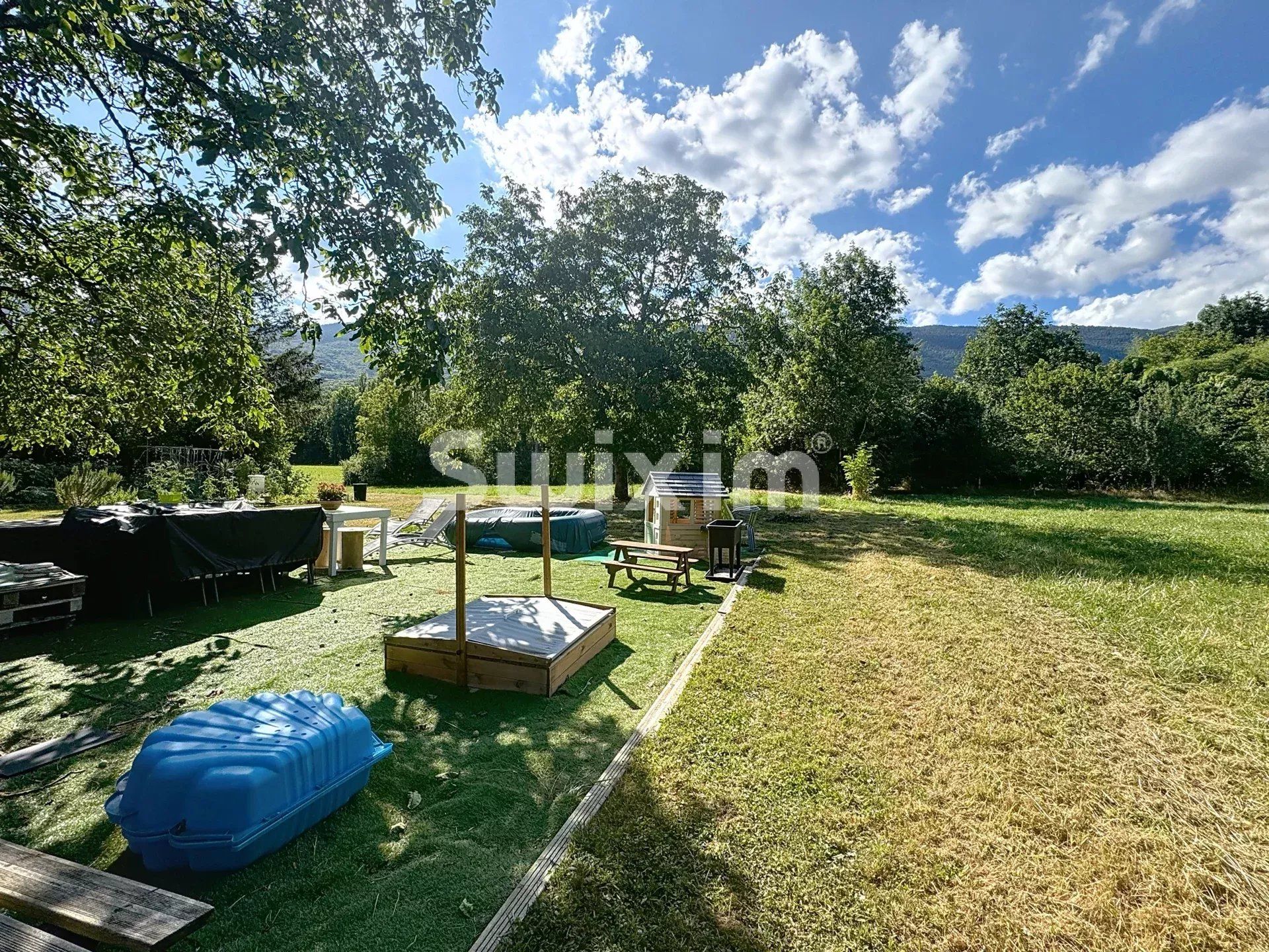 apartment 2 Rooms for sale on Péron (01630)
