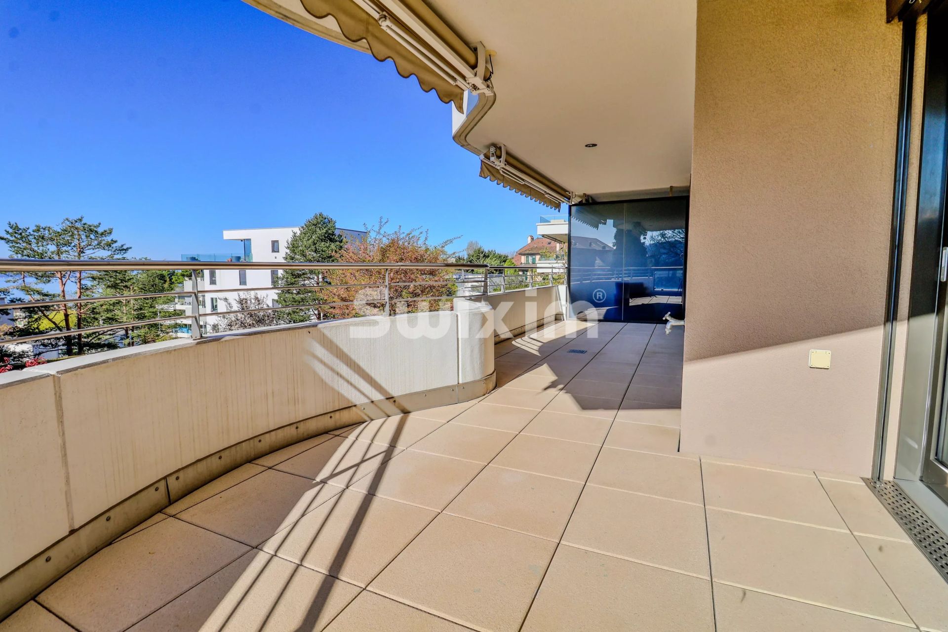 apartamento 4.5 Quartos para aluguer sobre Pully (1009)