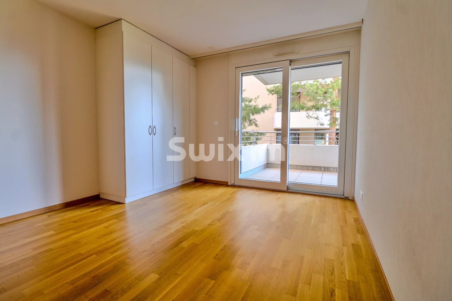 apartamento 4.5 Quartos para aluguer sobre Pully (1009)