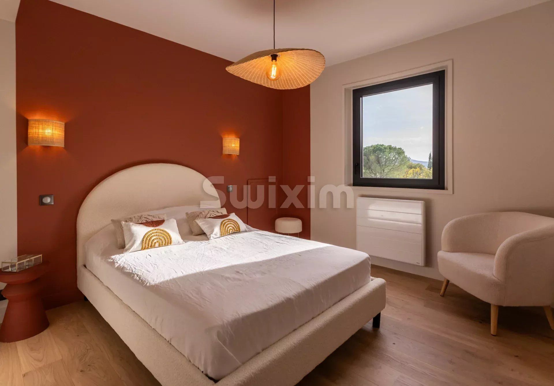 villa 7 Rooms for sale on Ruoms (07120)