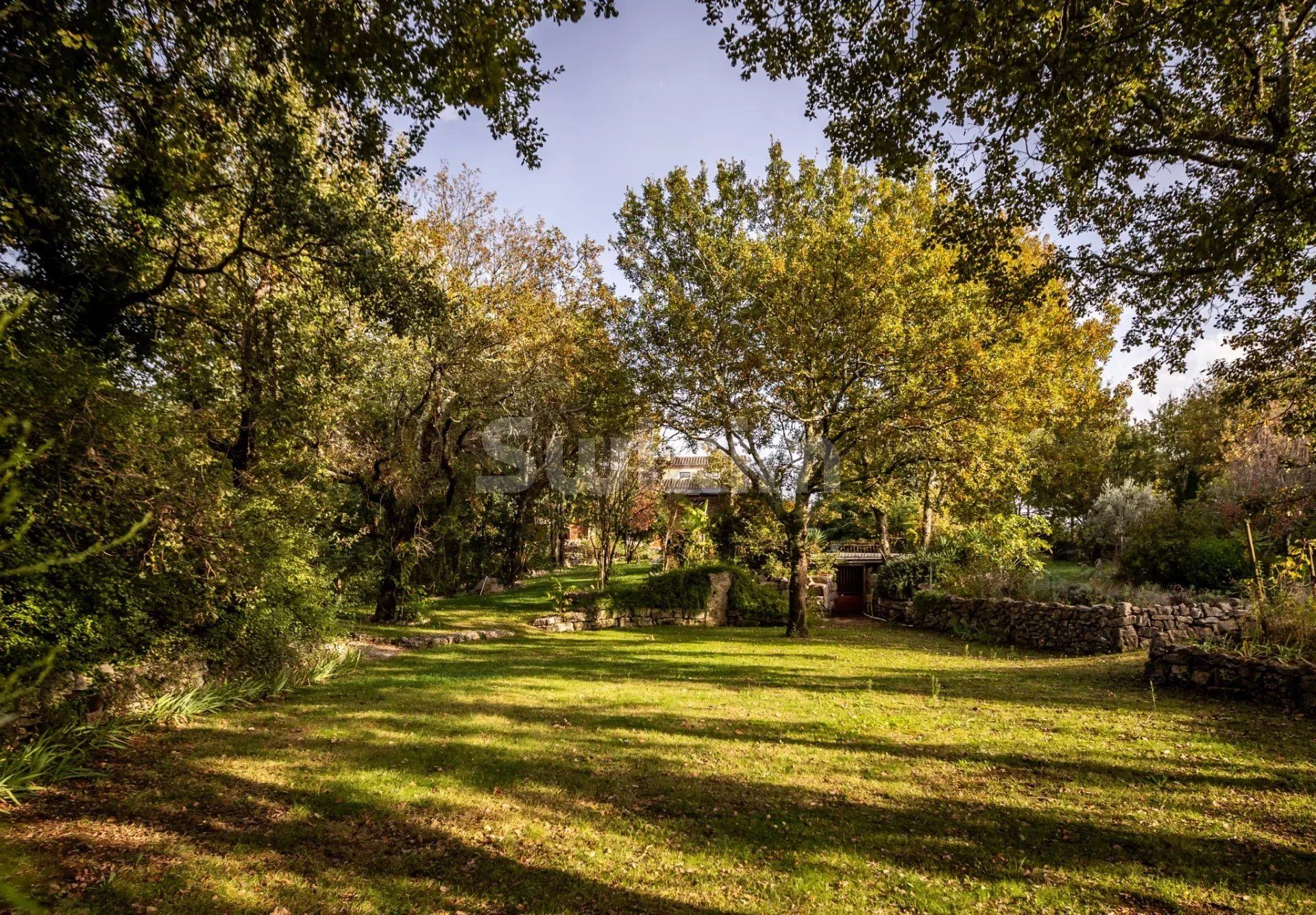 villa 7 Rooms for sale on Ruoms (07120)