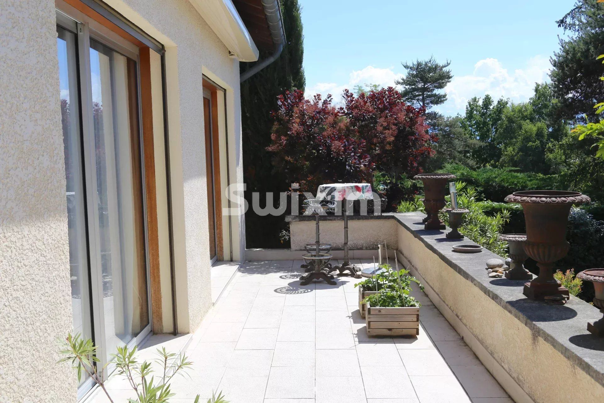 casa 6 Camere in vendita su Mours-Saint-Eusèbe (26540)