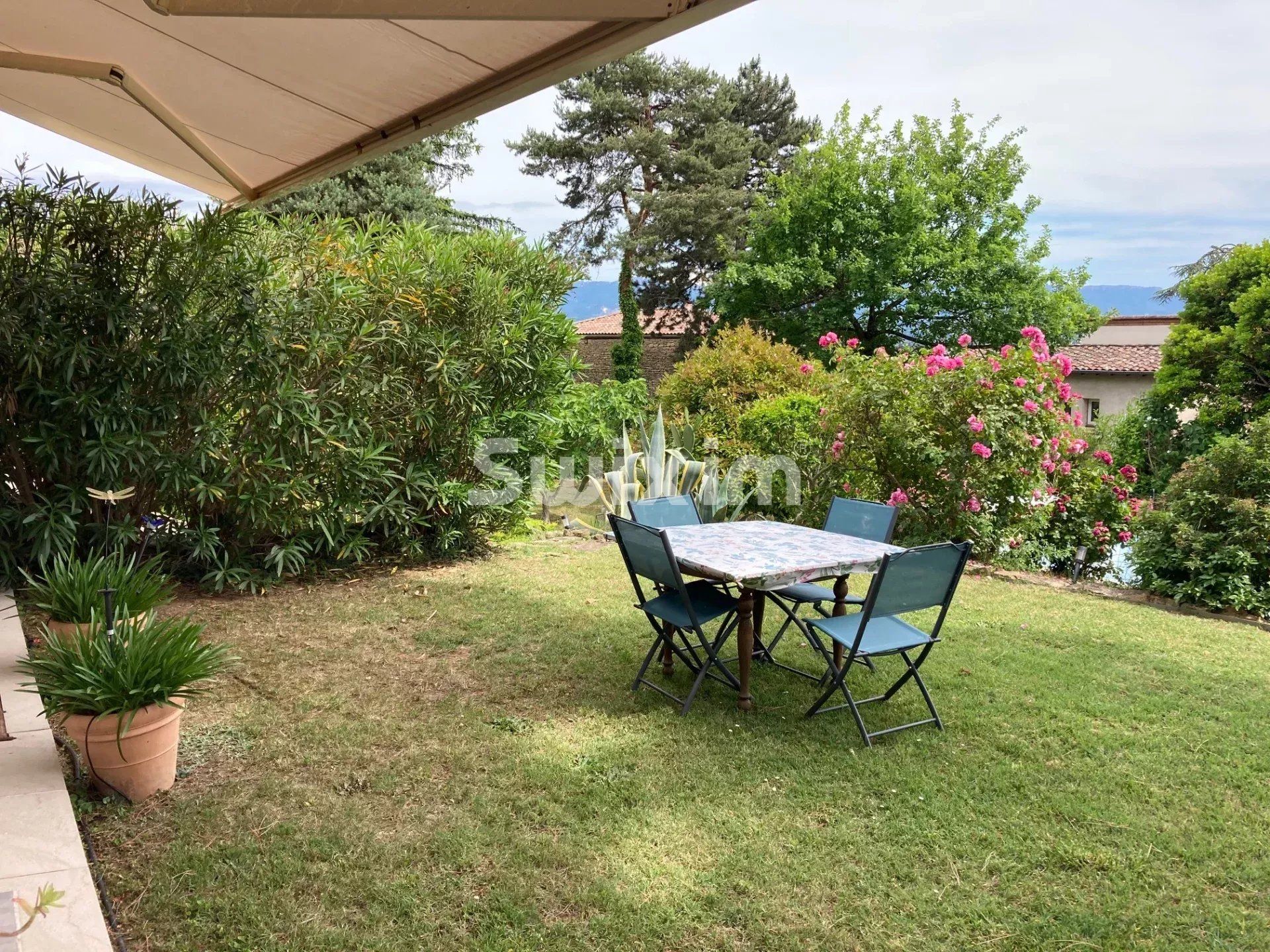 casa 6 Camere in vendita su Mours-Saint-Eusèbe (26540)