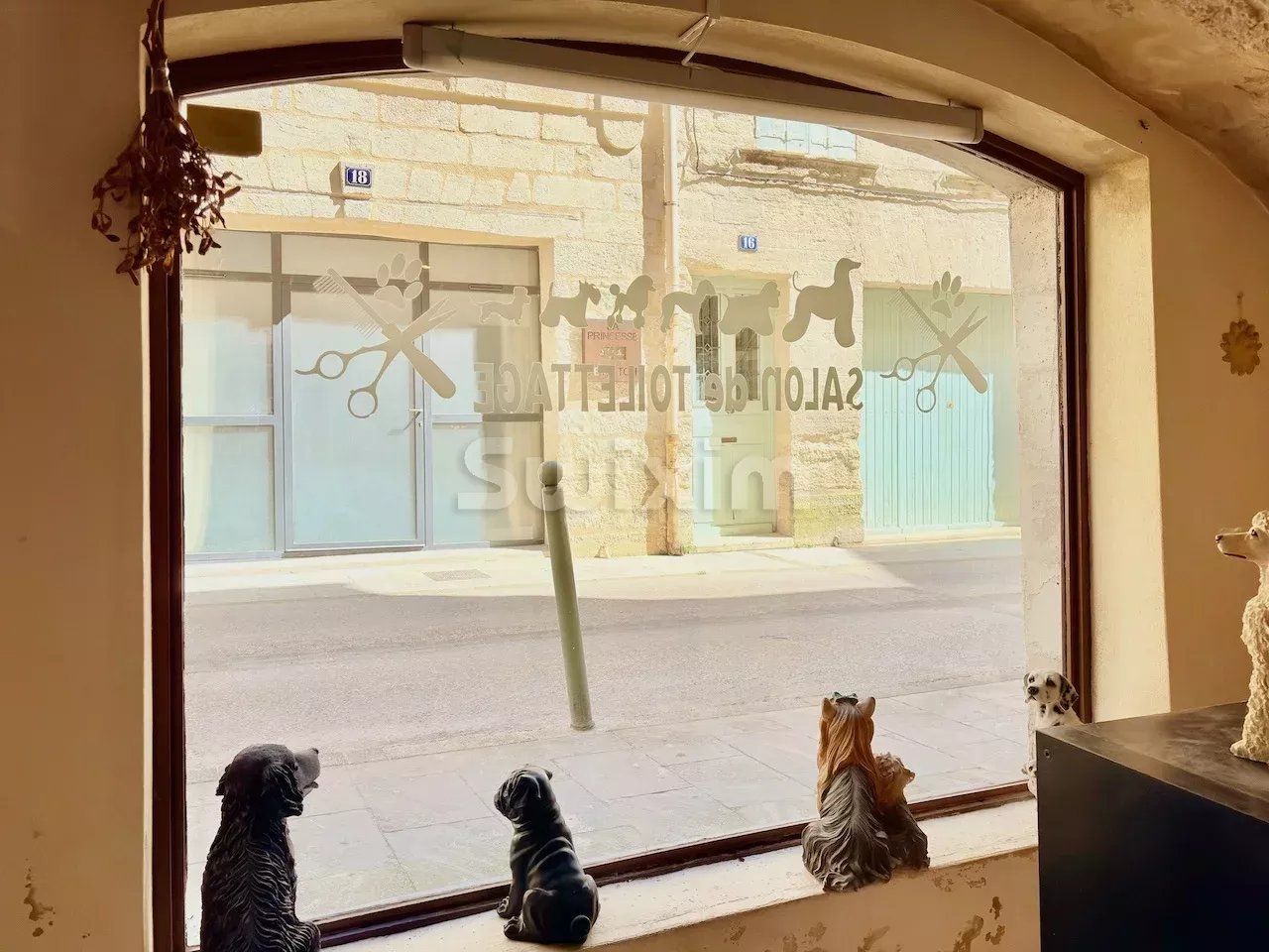 comercial local para venda sobre Uzès (30700)