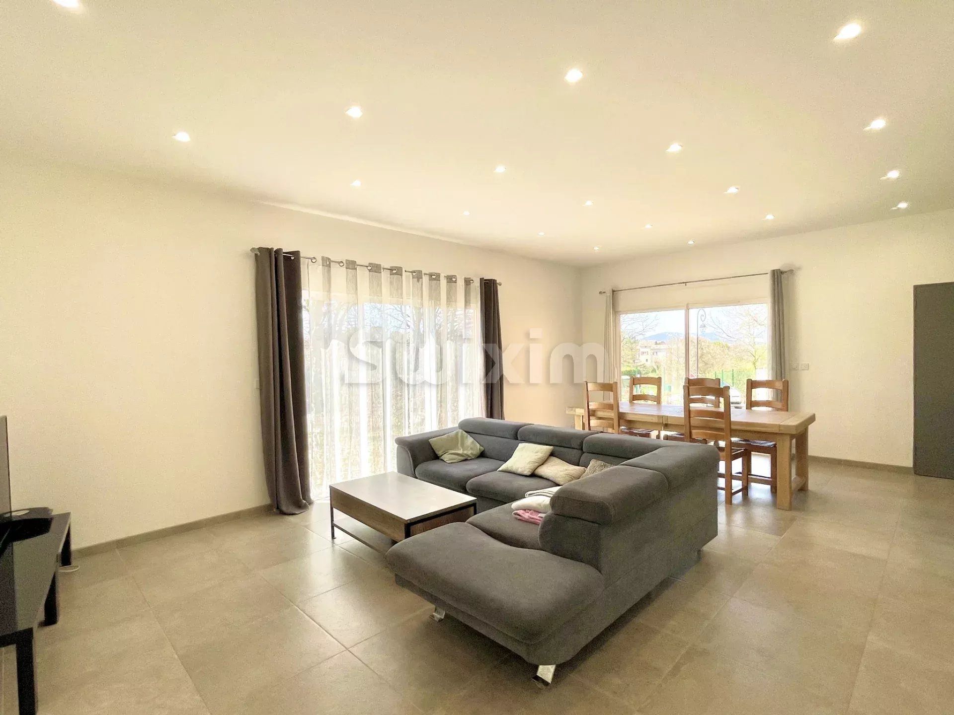 villa 5 Rooms for sale on Allègre-les-Fumades (30500)