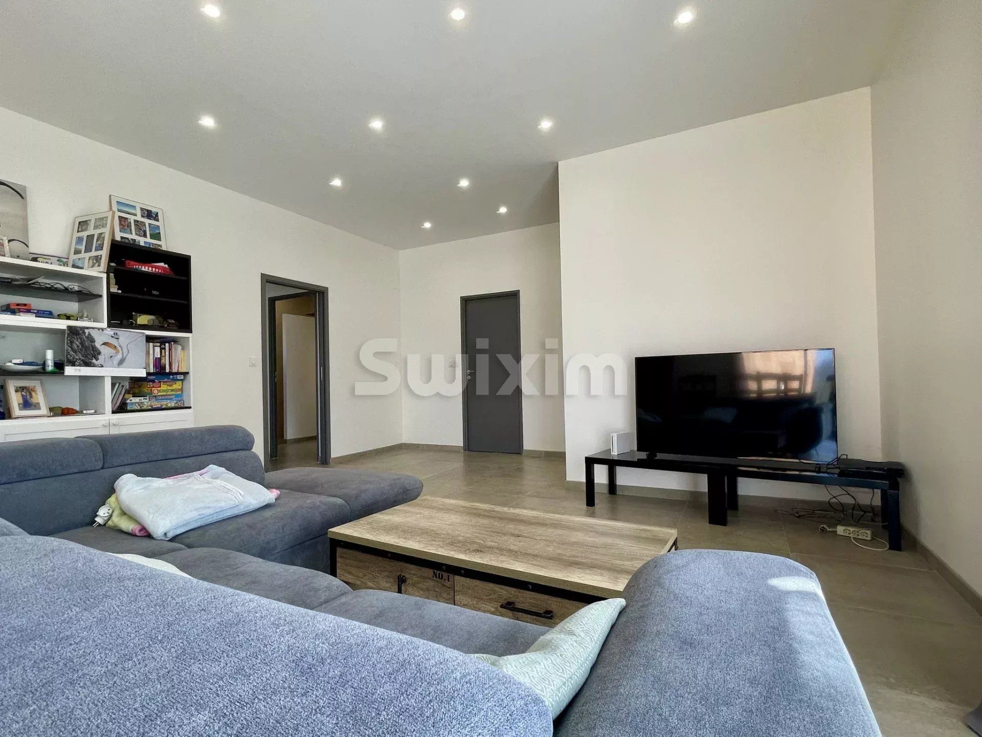 villa 5 Rooms for sale on Allègre-les-Fumades (30500)