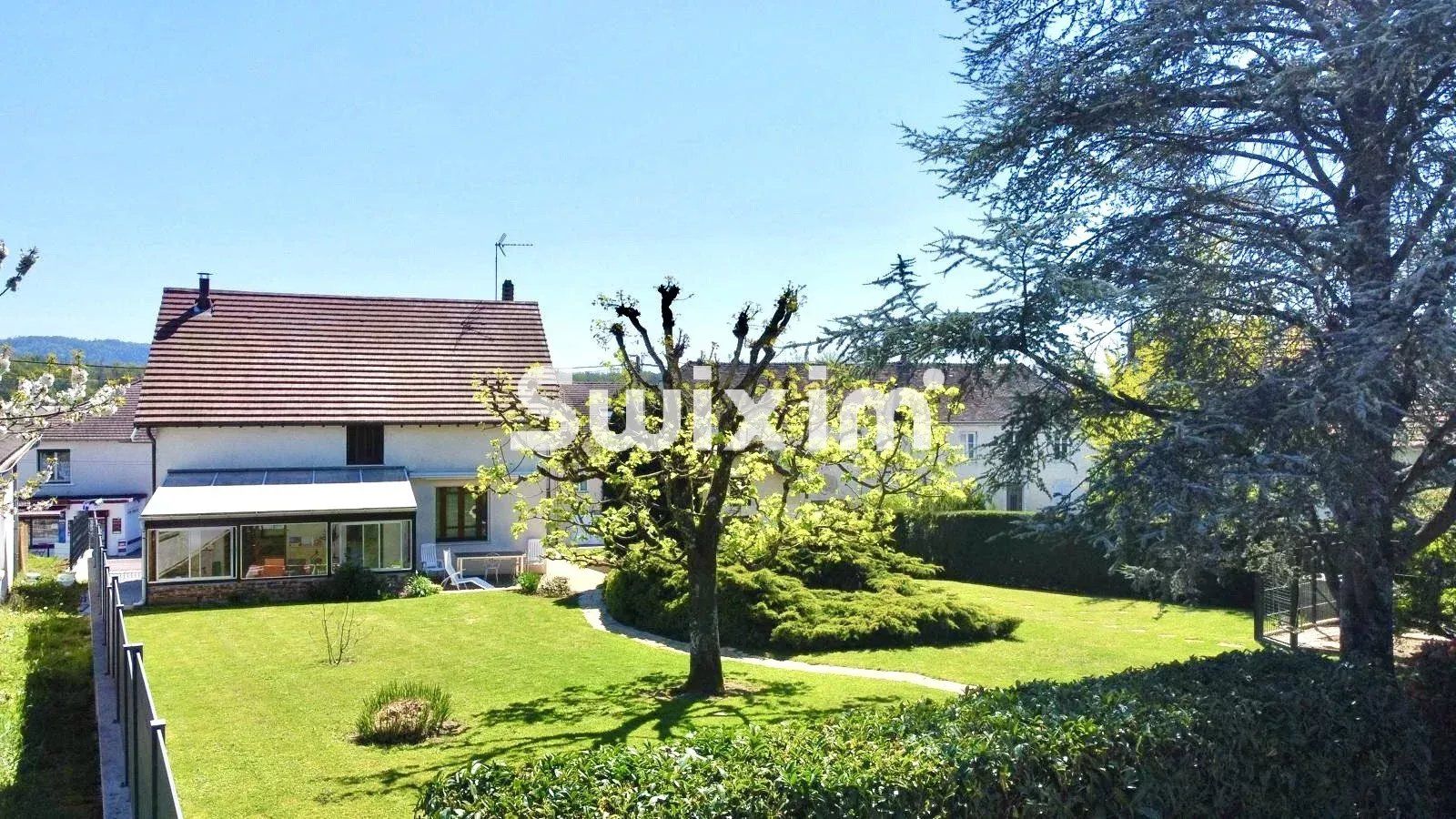 casa 5 Salas en venta en Lons-le-Saunier (39000)