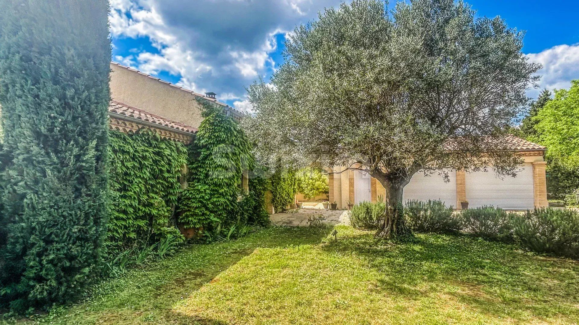 villa 4 Zimmer zum verkauf auf Uzès (30700)