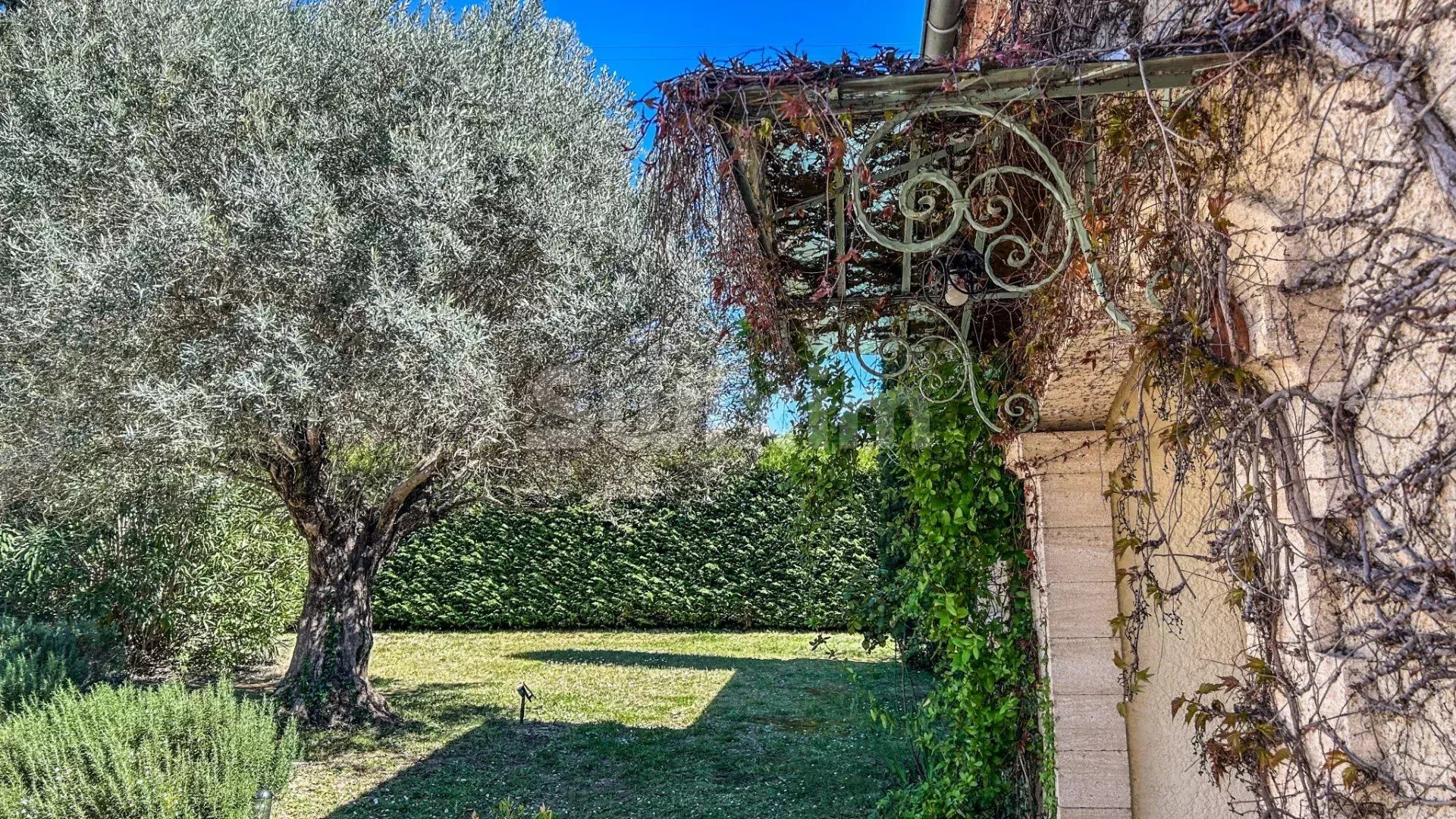 villa 4 Zimmer zum verkauf auf Uzès (30700)