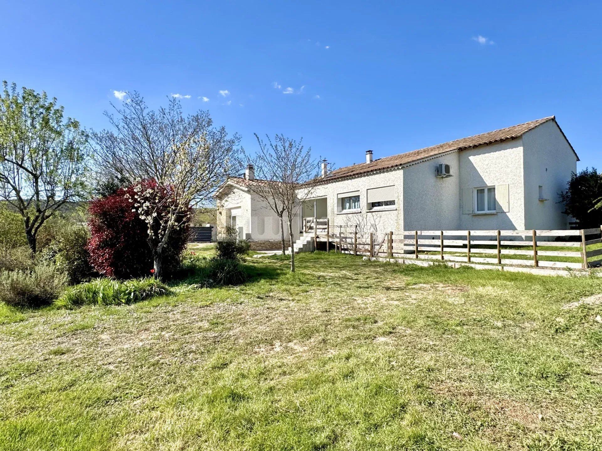 villa 7 Rooms for sale on Les Plans (30340)