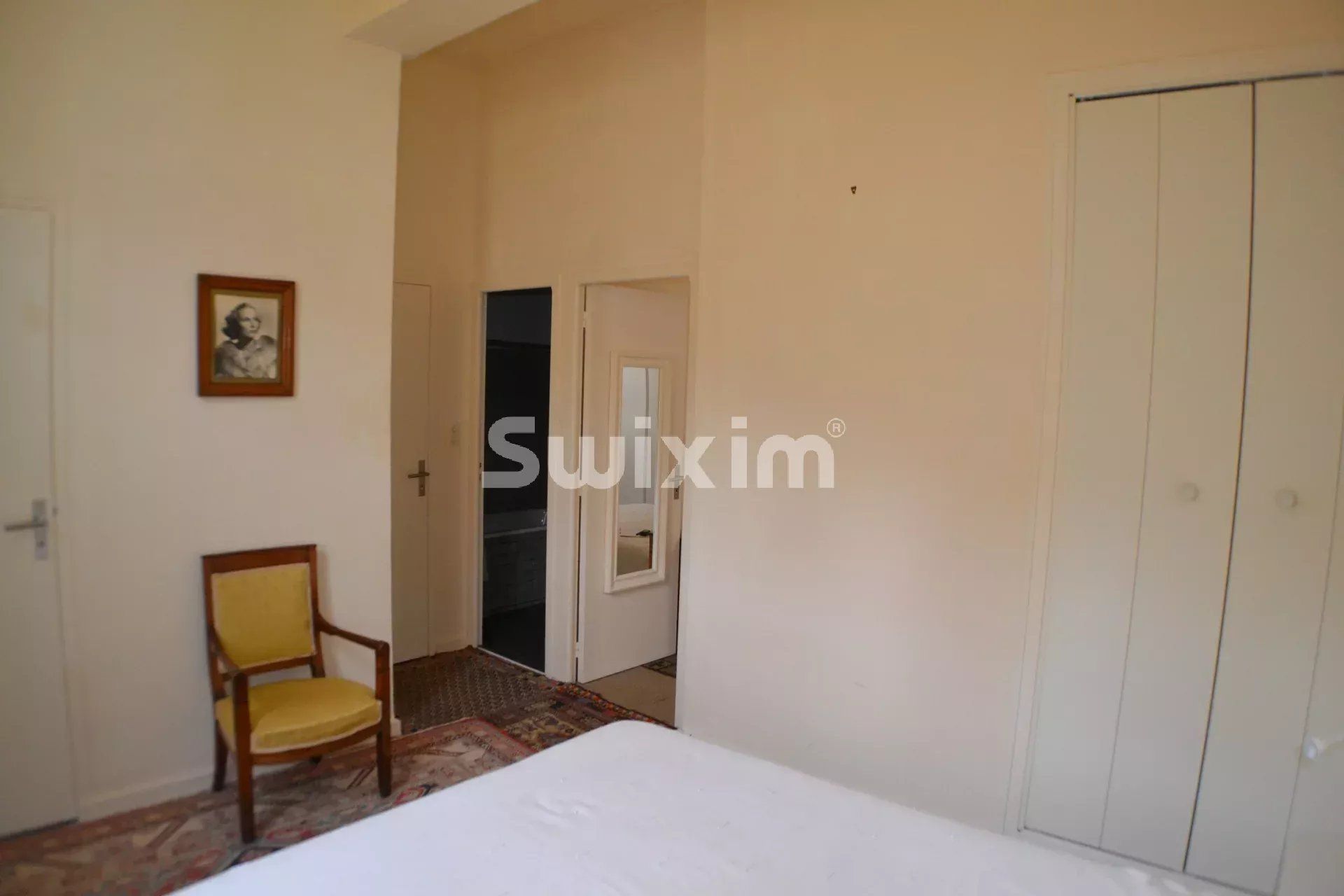 townhouse 4 Rooms for sale on Arles (13200)