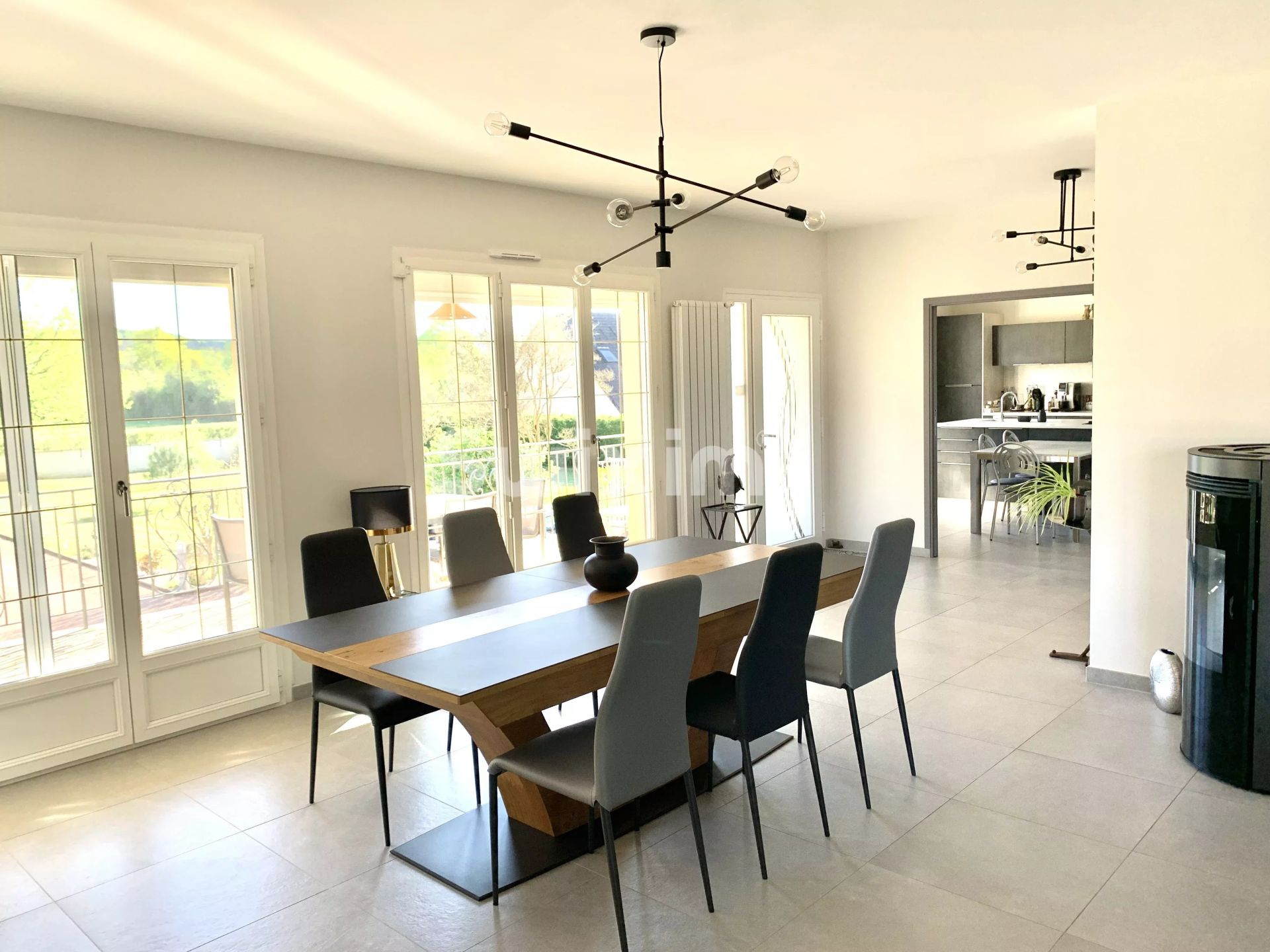 propiedad 10 Salas en venta en Fontaines (71150)