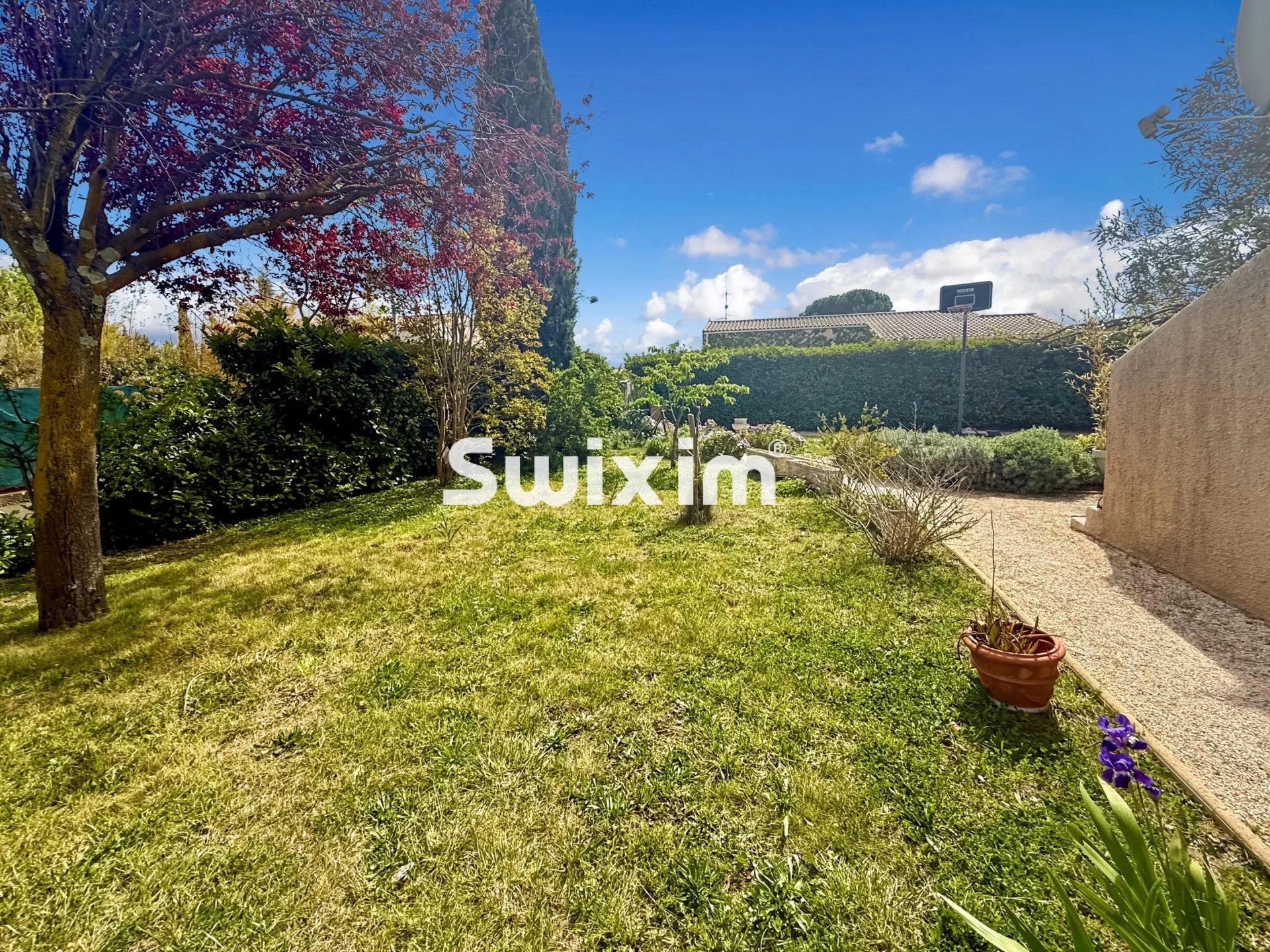 house 6 Rooms for sale on Pierrelatte (26700)