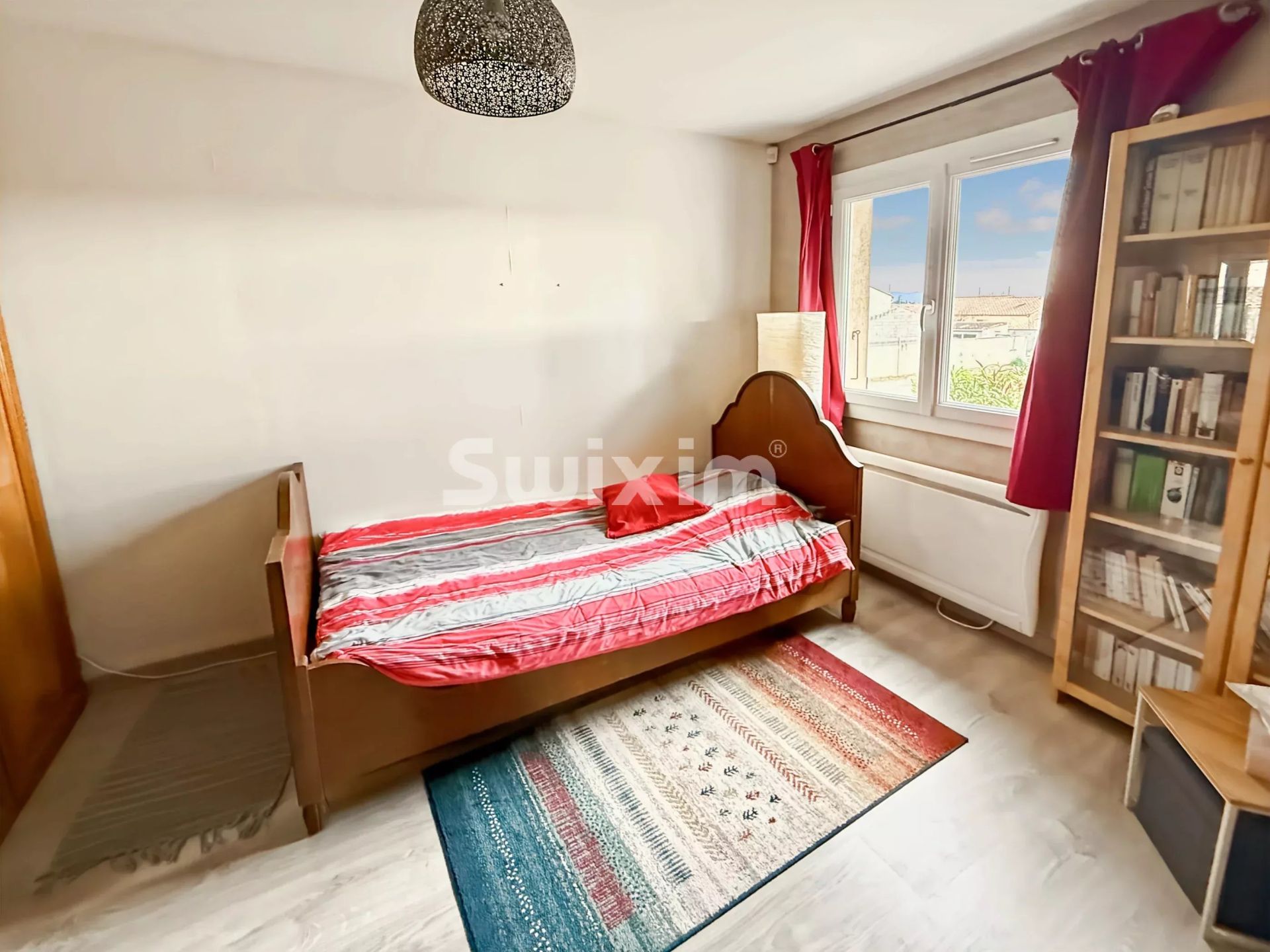 house 6 Rooms for sale on Pierrelatte (26700)