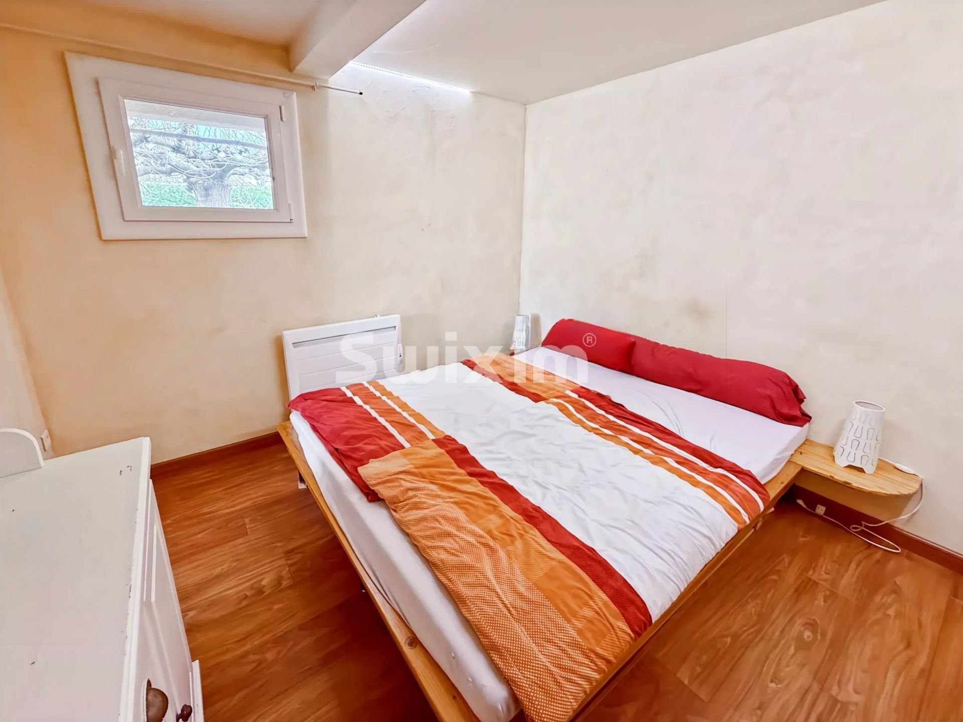 house 6 Rooms for sale on Pierrelatte (26700)