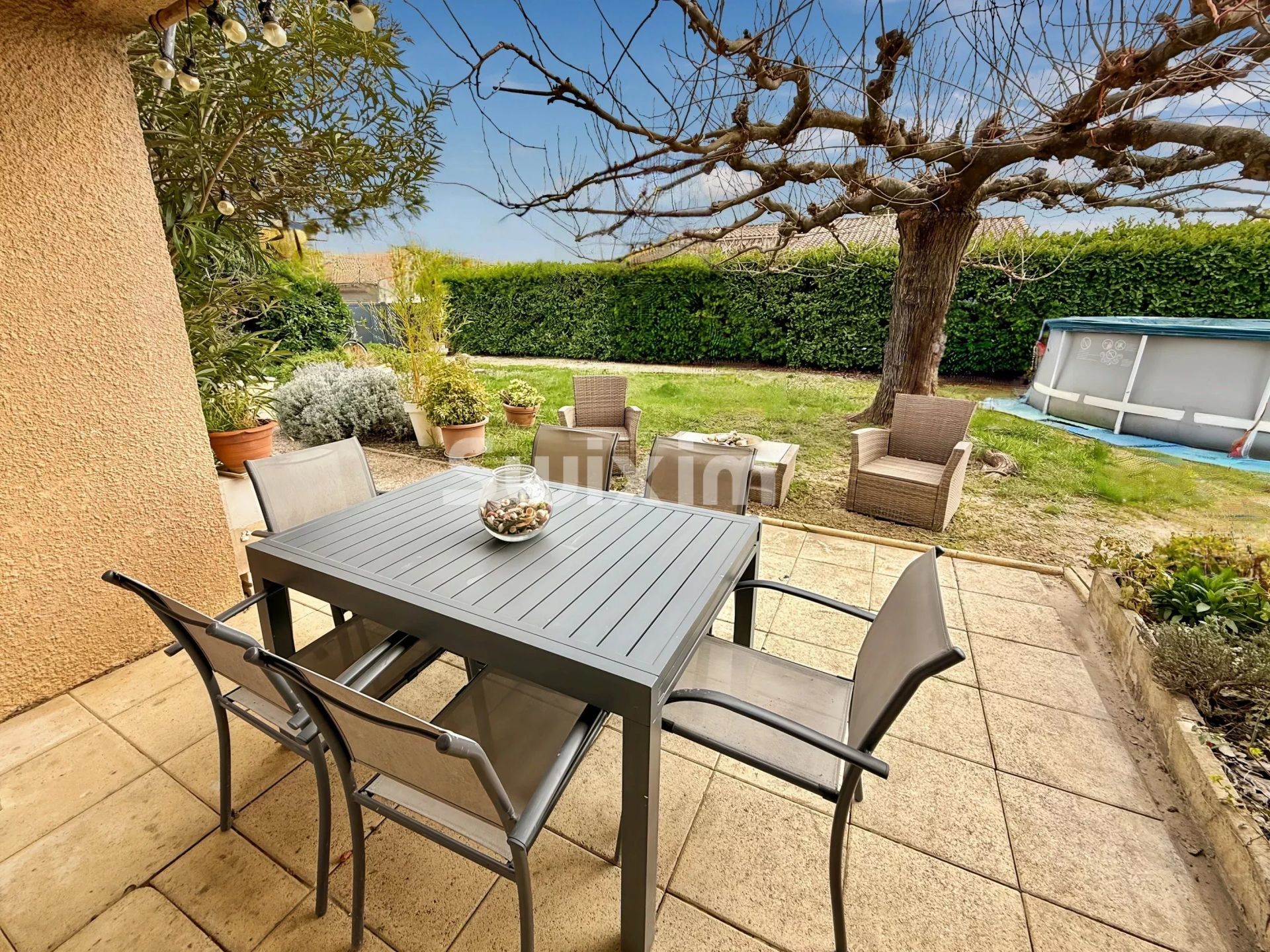 house 6 Rooms for sale on Pierrelatte (26700)