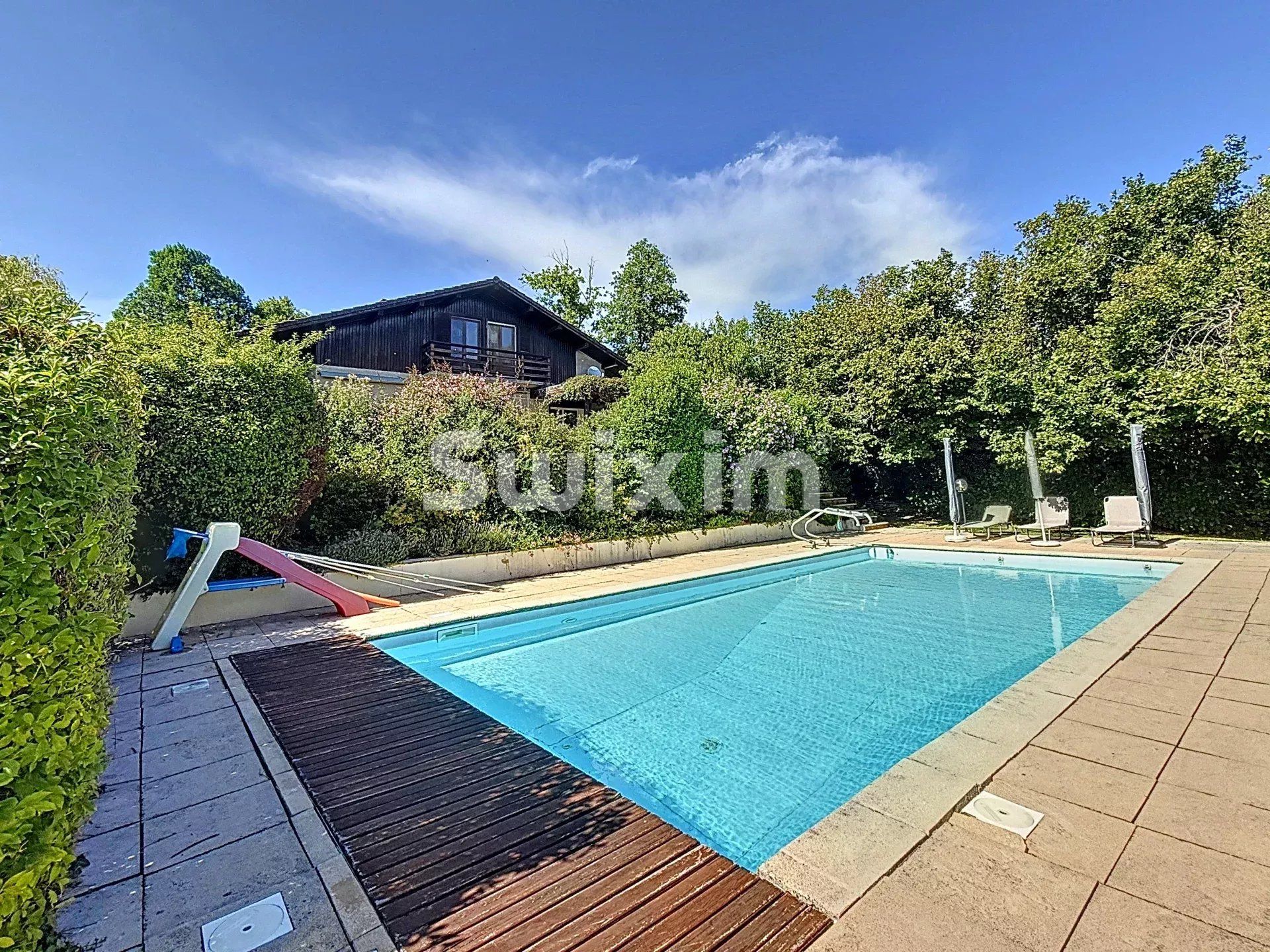 casa 7 Quartos para venda sobre Grilly (01220)