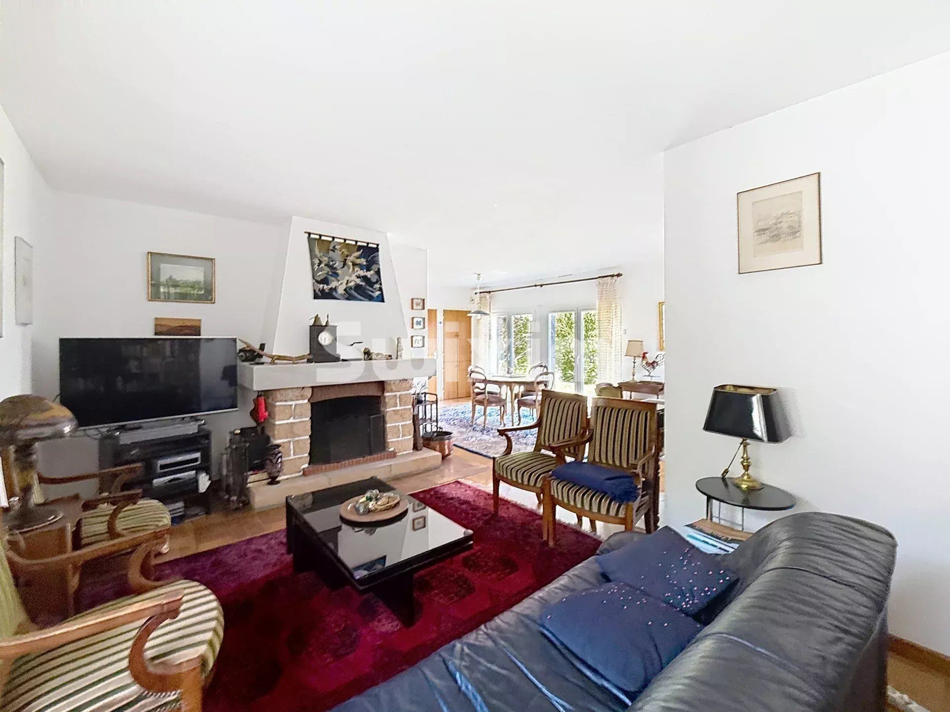 casa 7 Quartos para venda sobre Grilly (01220)