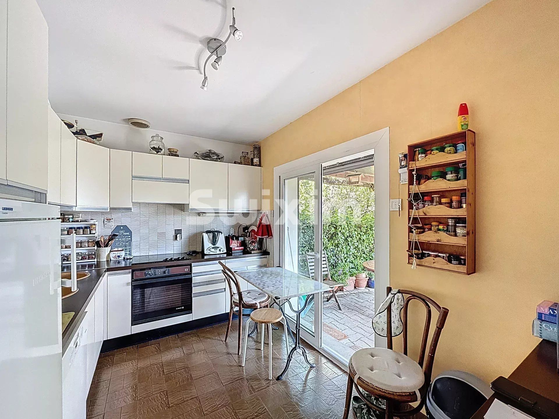 casa 7 Quartos para venda sobre Grilly (01220)