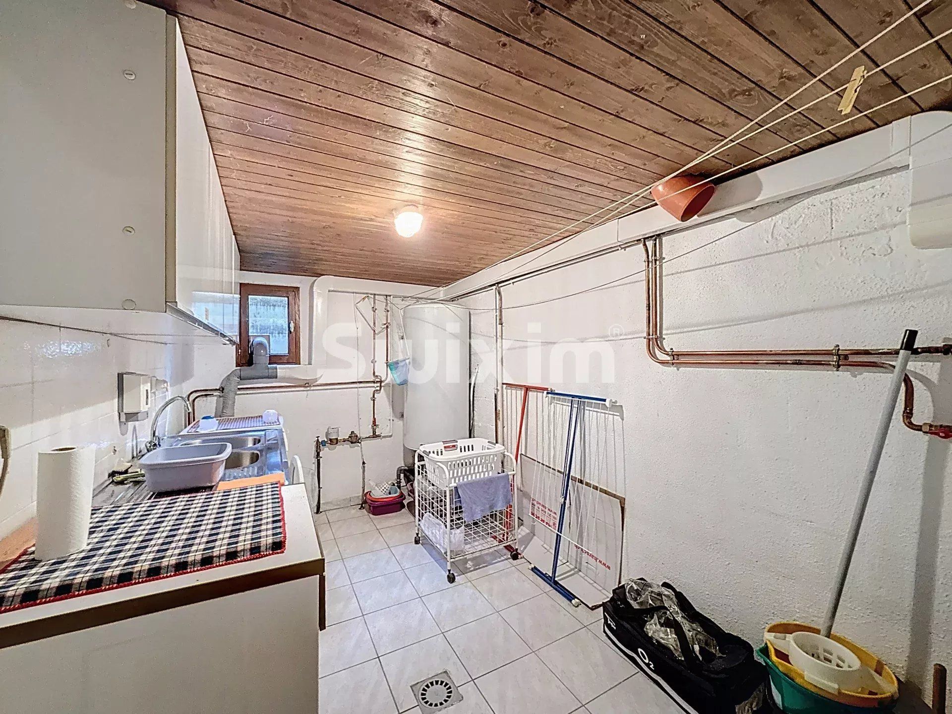 casa 7 Quartos para venda sobre Grilly (01220)