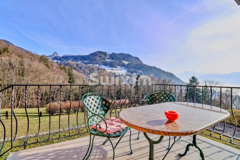 Venta Villa Montreux 6.5&nbsp;Salas 242&nbsp;m²