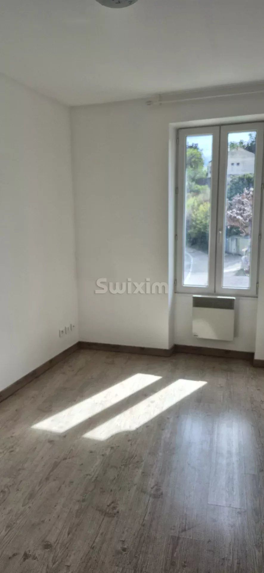 casa 5 Camere in affitto su Théziers (30390)