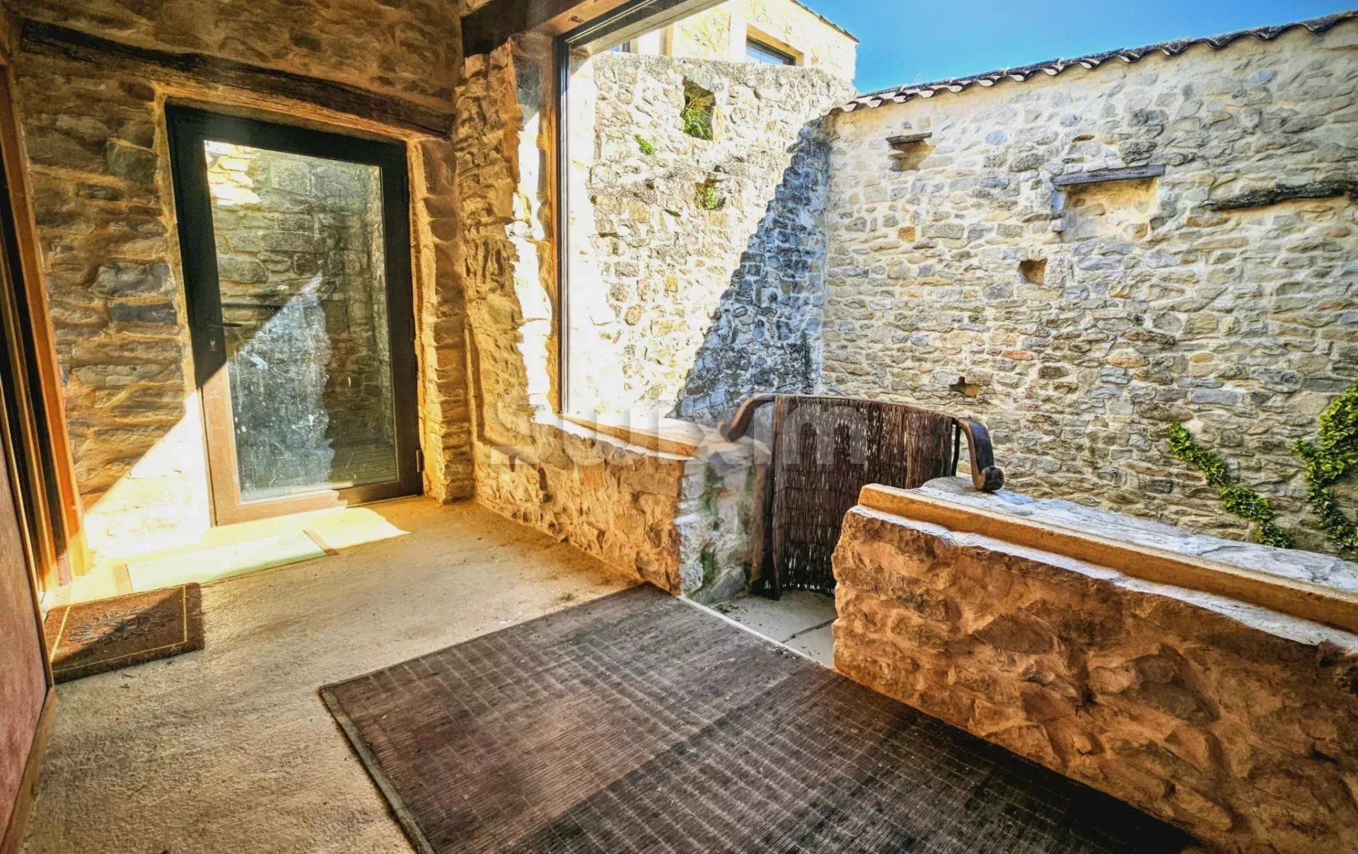 house 9 Rooms for sale on Mauressargues (30350)