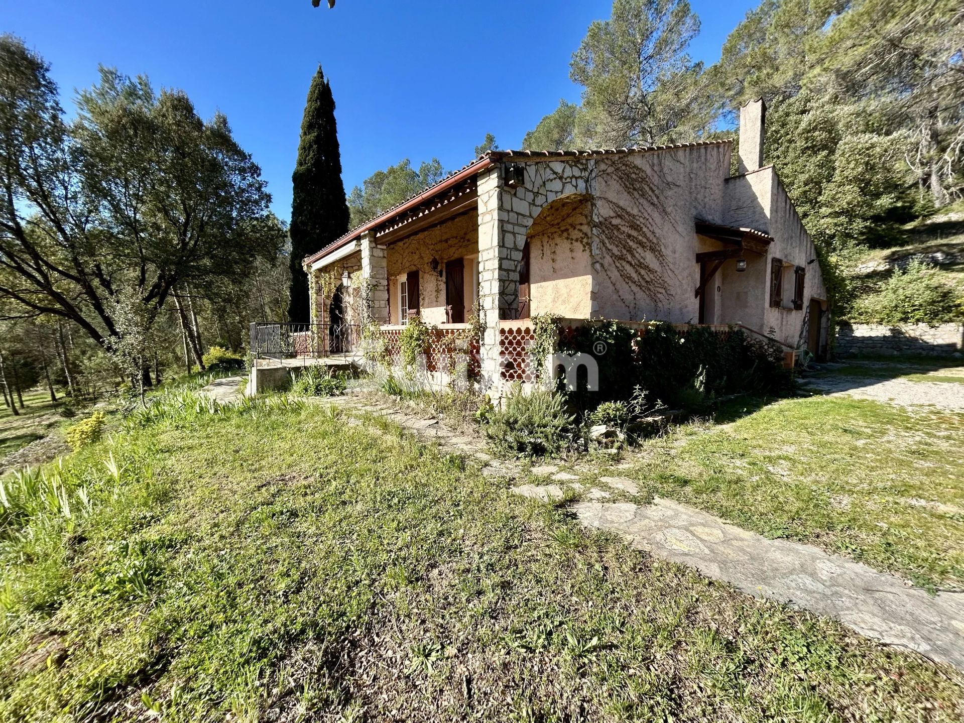 mas 4 Zimmer zum verkauf auf Lorgues (83510)