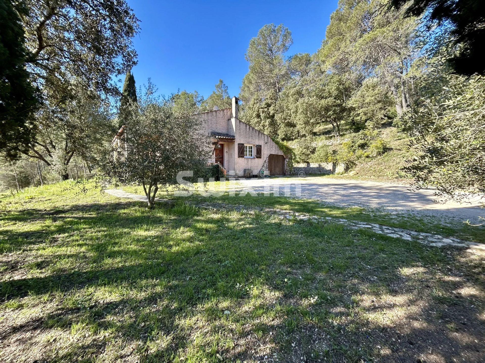 mas 4 Zimmer zum verkauf auf Lorgues (83510)