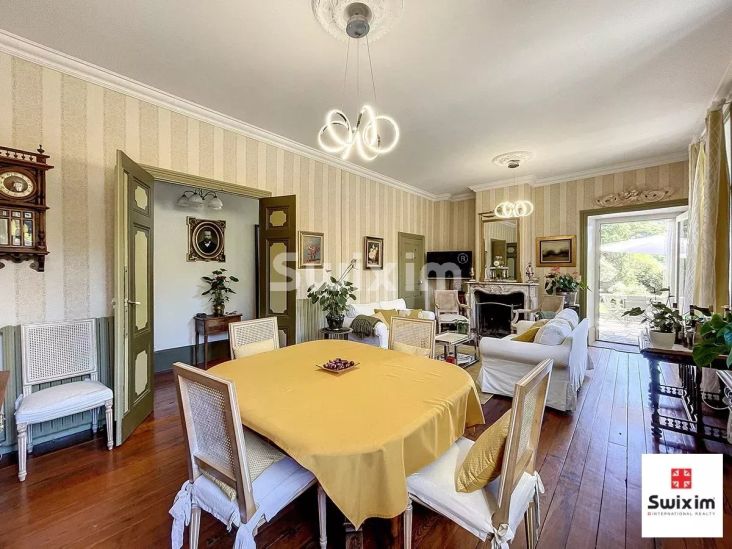 Verkauf Haus Burzet 12&nbsp;Zimmer 340&nbsp;m²