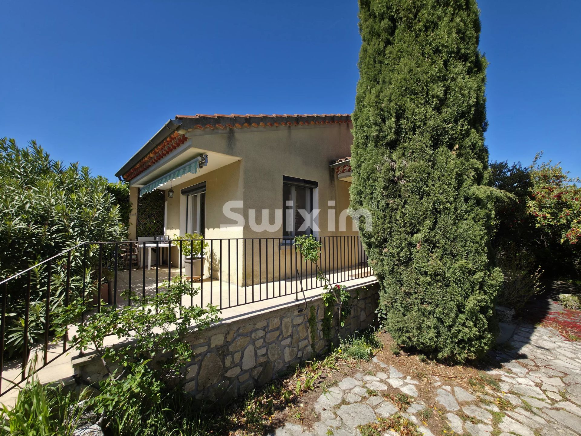 house 5 Rooms for sale on Grignan (26230)