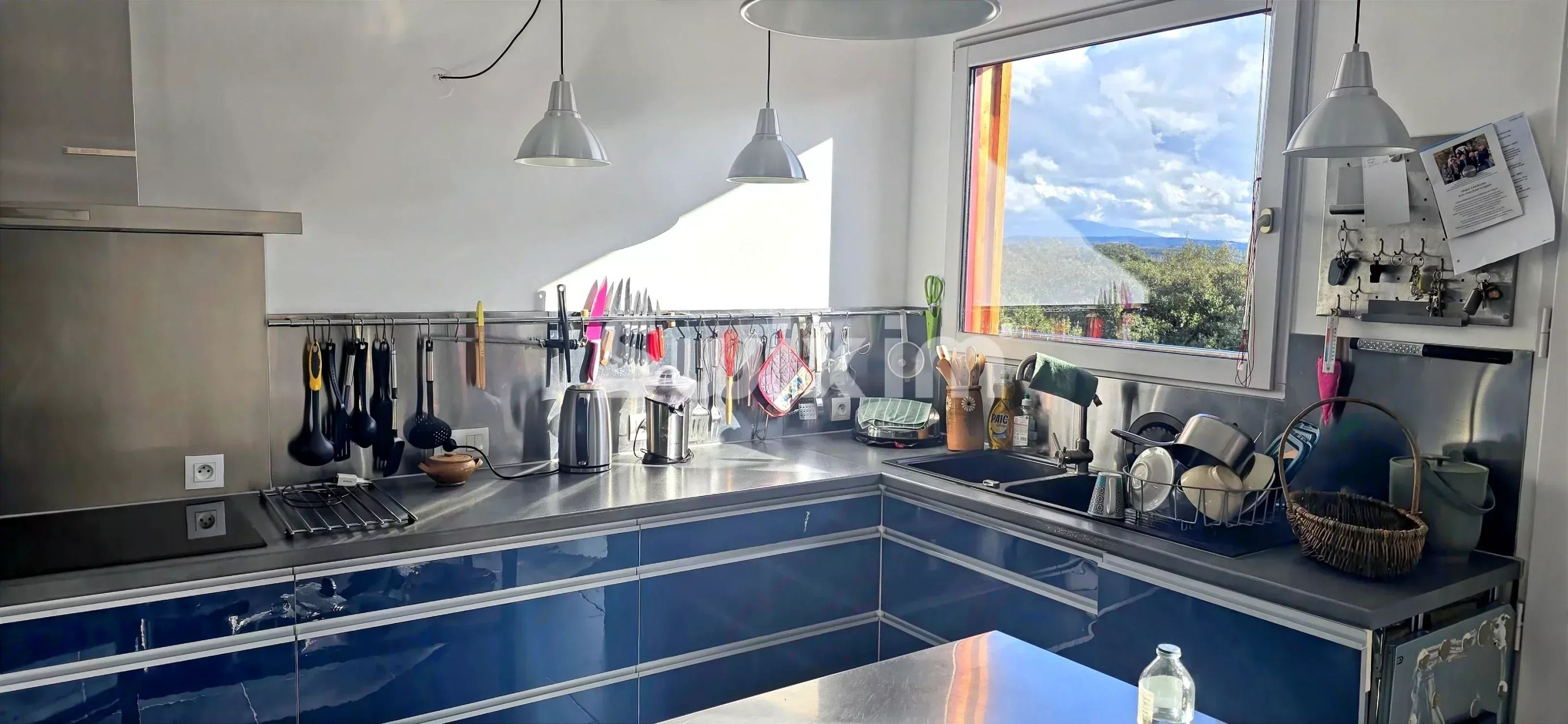 house 5 Rooms for sale on Grignan (26230)