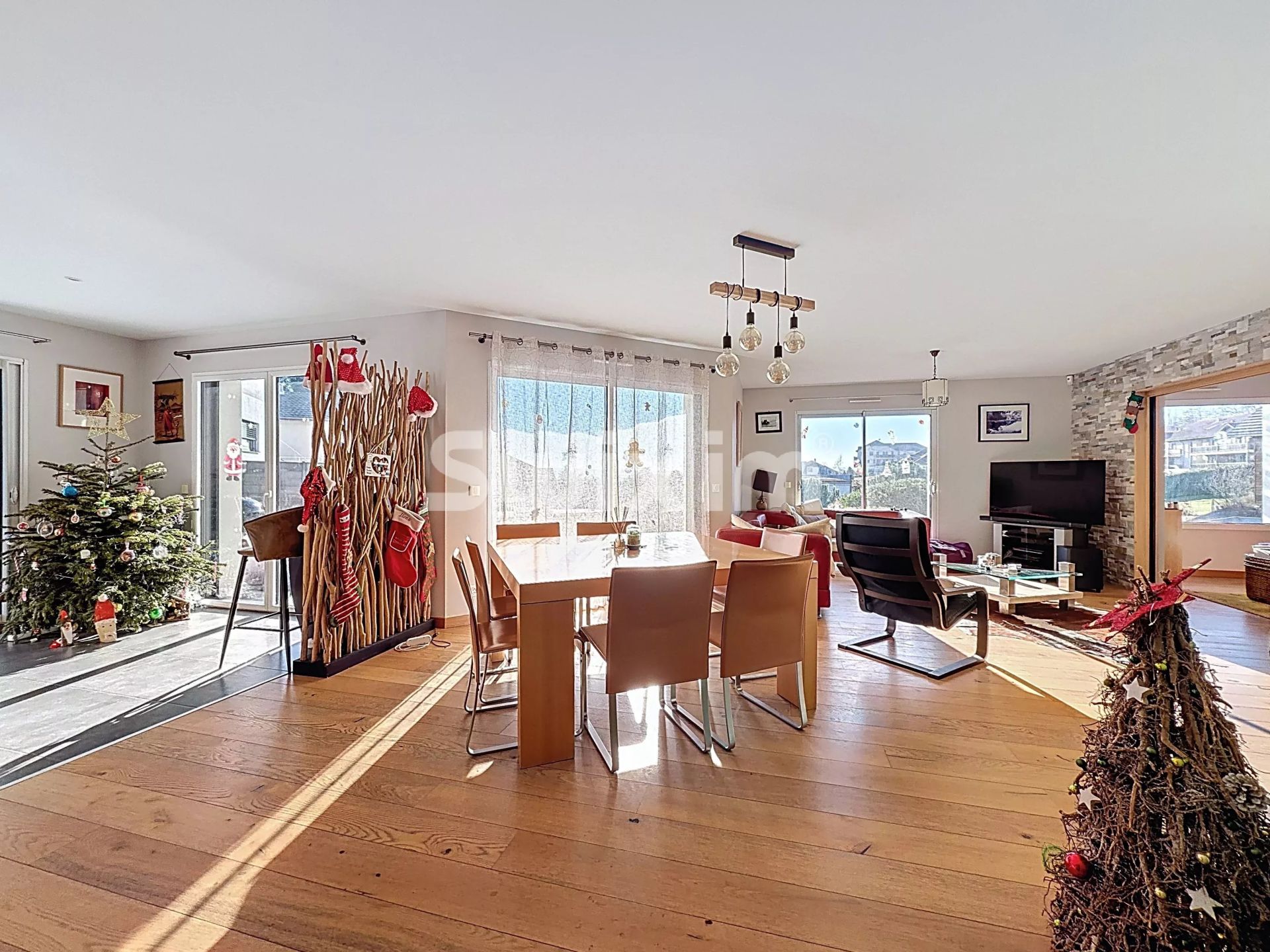 casa 7 Quartos para venda sobre Chevry (01170)