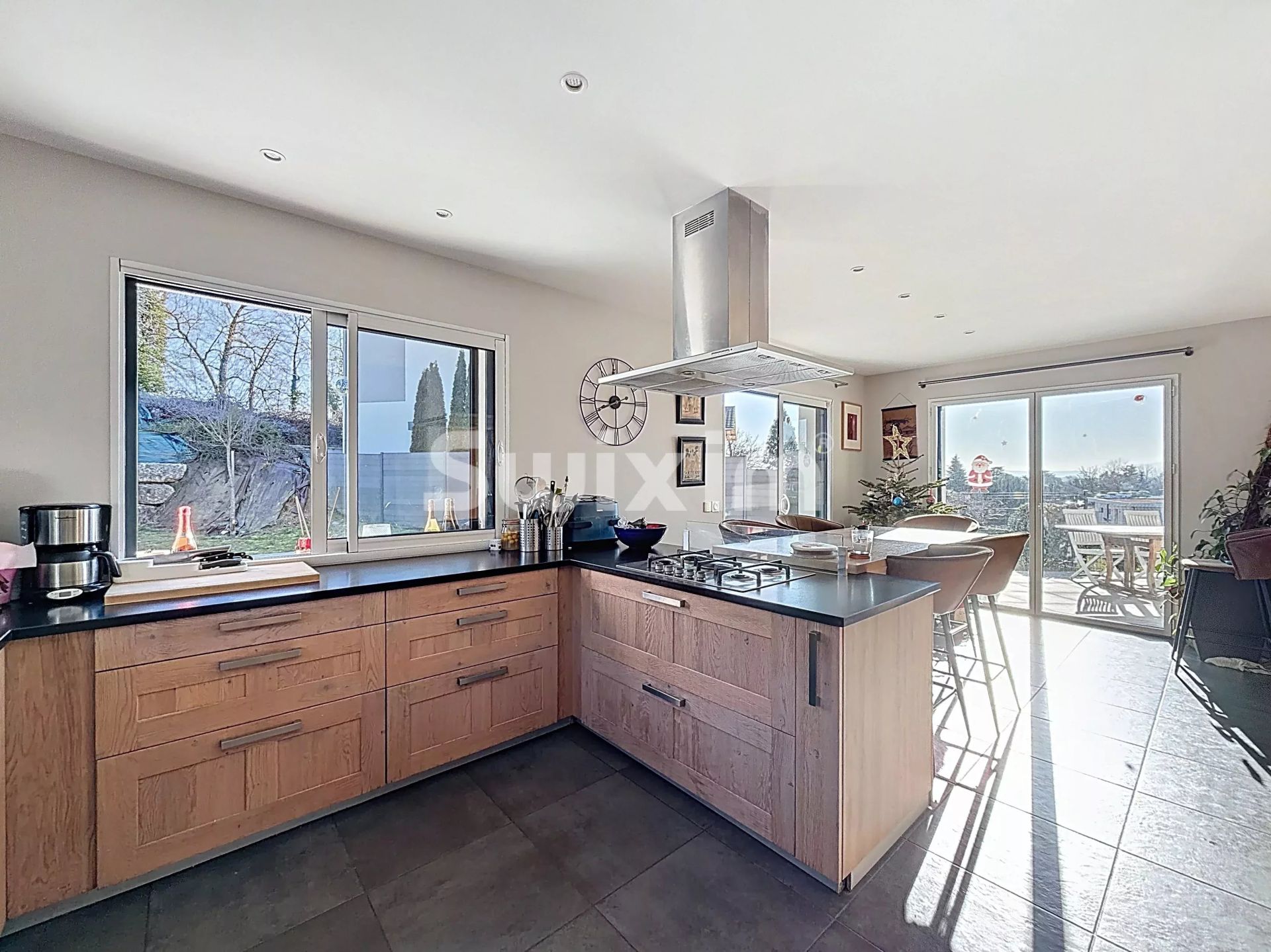 casa 7 Quartos para venda sobre Chevry (01170)