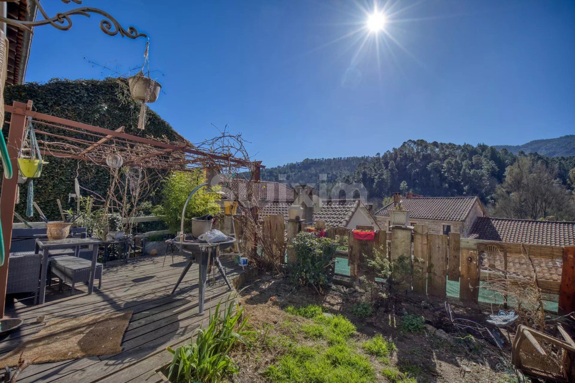 casa 5 Camere in vendita su Le Collet-de-Dèze (48160)