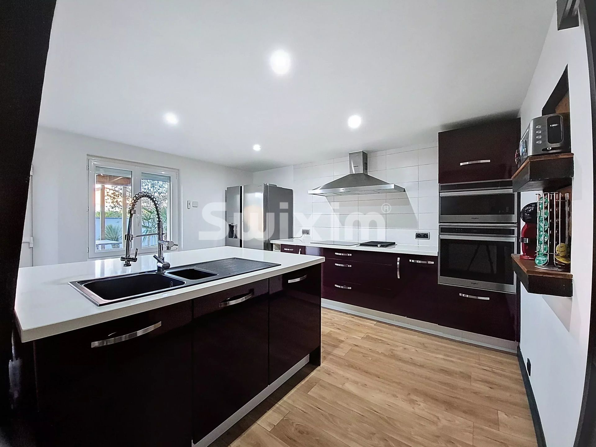 Sale House Saint-Germain-sur-Rhône 8&nbsp;Rooms 267&nbsp;m²