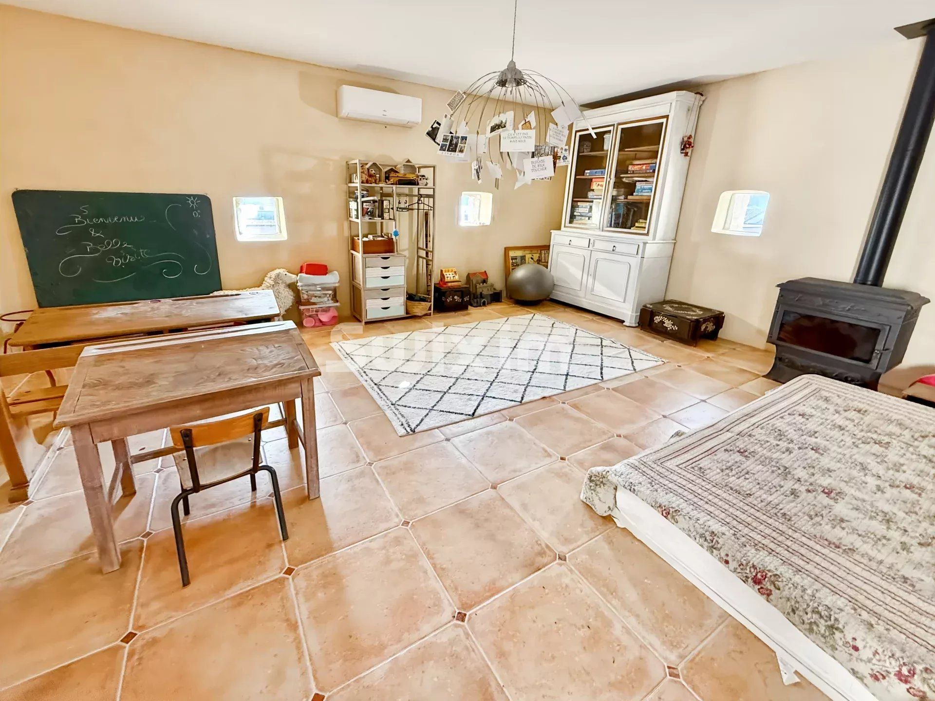 casa 9 Camere in vendita su Saint-Marcel-lès-Sauzet (26740)